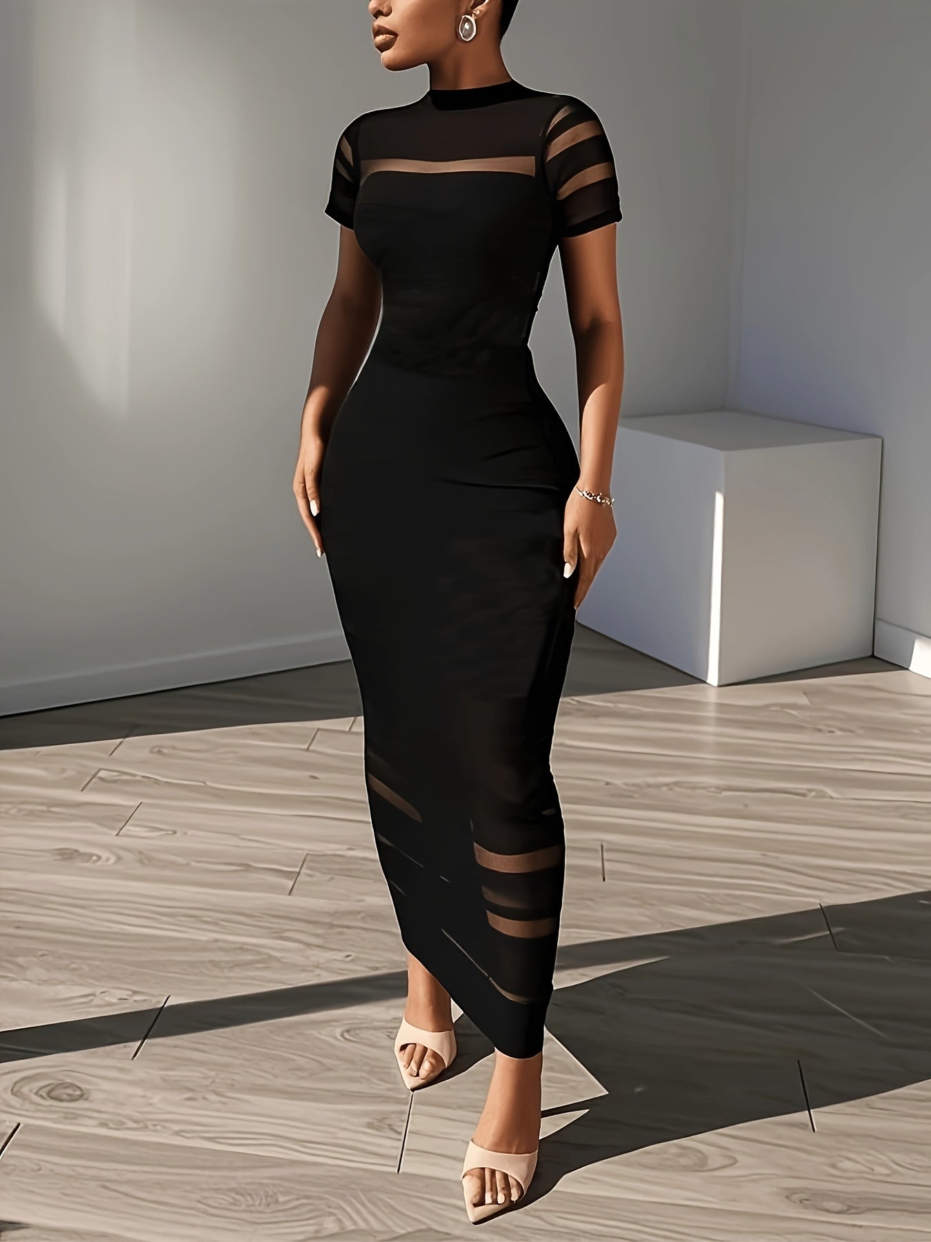 Women's Fashionable and Elegant Style Sheer Mesh Patchwork Slim-Fit Bodycon Long Dress - Short Sleeve High Neck Formal Evening Gown, Sexy Party Dress, Suitable for Nightclub Gatherings, for Spring, Summer, and Autumn