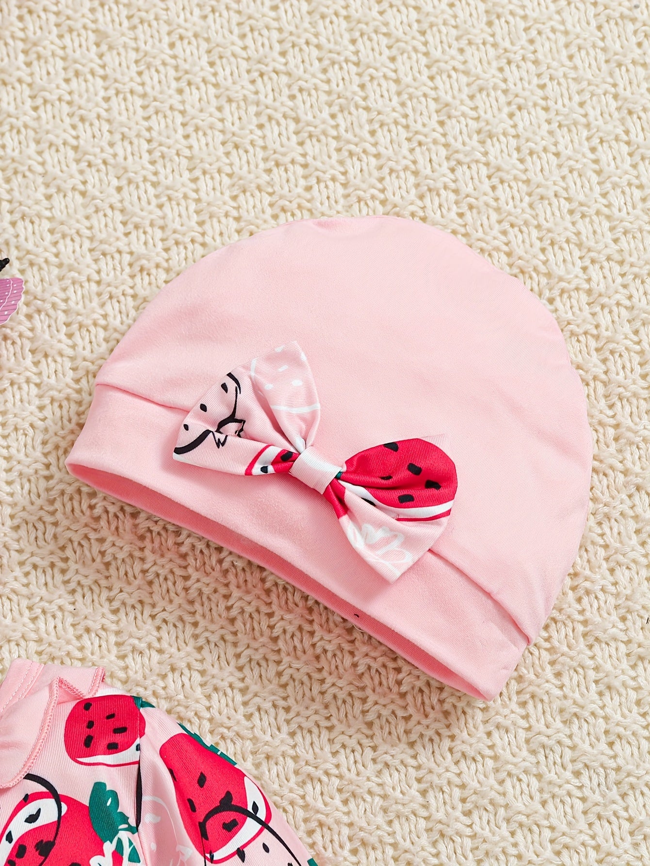 Pink Leopard Print "The Princess Has Arrived" Onesie with Matching Hat for Youngsters - Cozy Knitted Fabric, Casual Style, Regular Fit, Perfect for Fall/Winter, for Outdoor, Perfect for Outdoor
