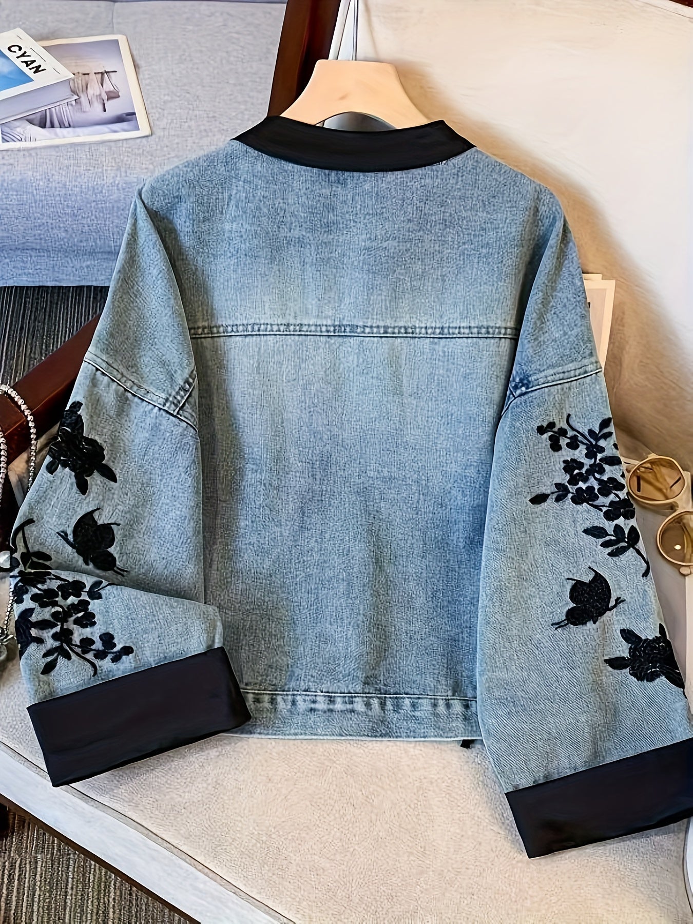 Chinese Style Jacket Women's Non-Stretch Denim Jacket - Vintage Chinese Knot Accent, Lightweight Spring/Fall Coat Non-Transparent Casual Outerwear, Transitional Weather Wear, Intricate Embroidery, Chinese New Year Clothes