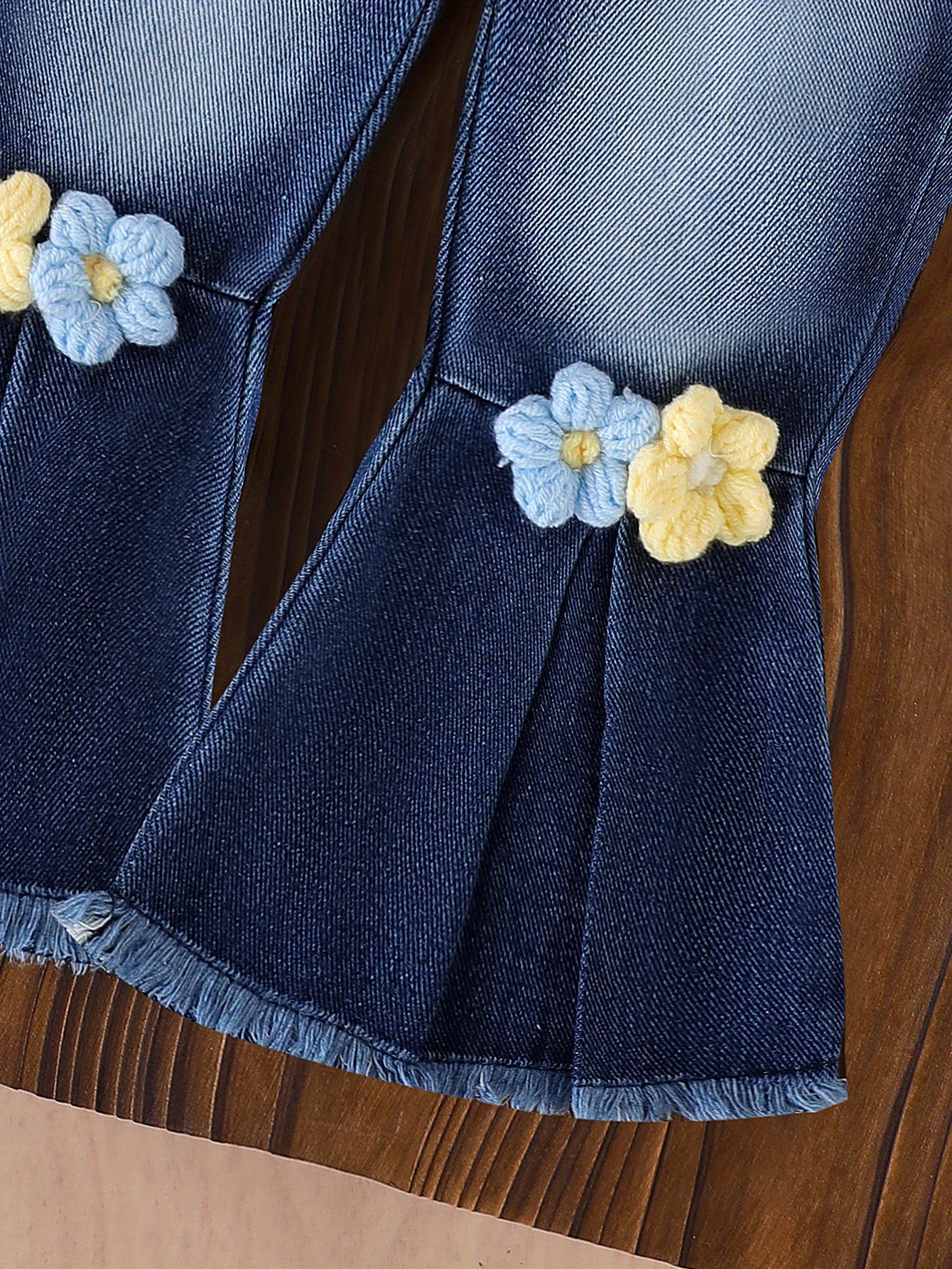 2pcs Baby Girls Set 3D Floral Long Sleeve Top Denim Flare Jeans Spring Fall Outdoor Play Outfit, Perfect for Outdoor