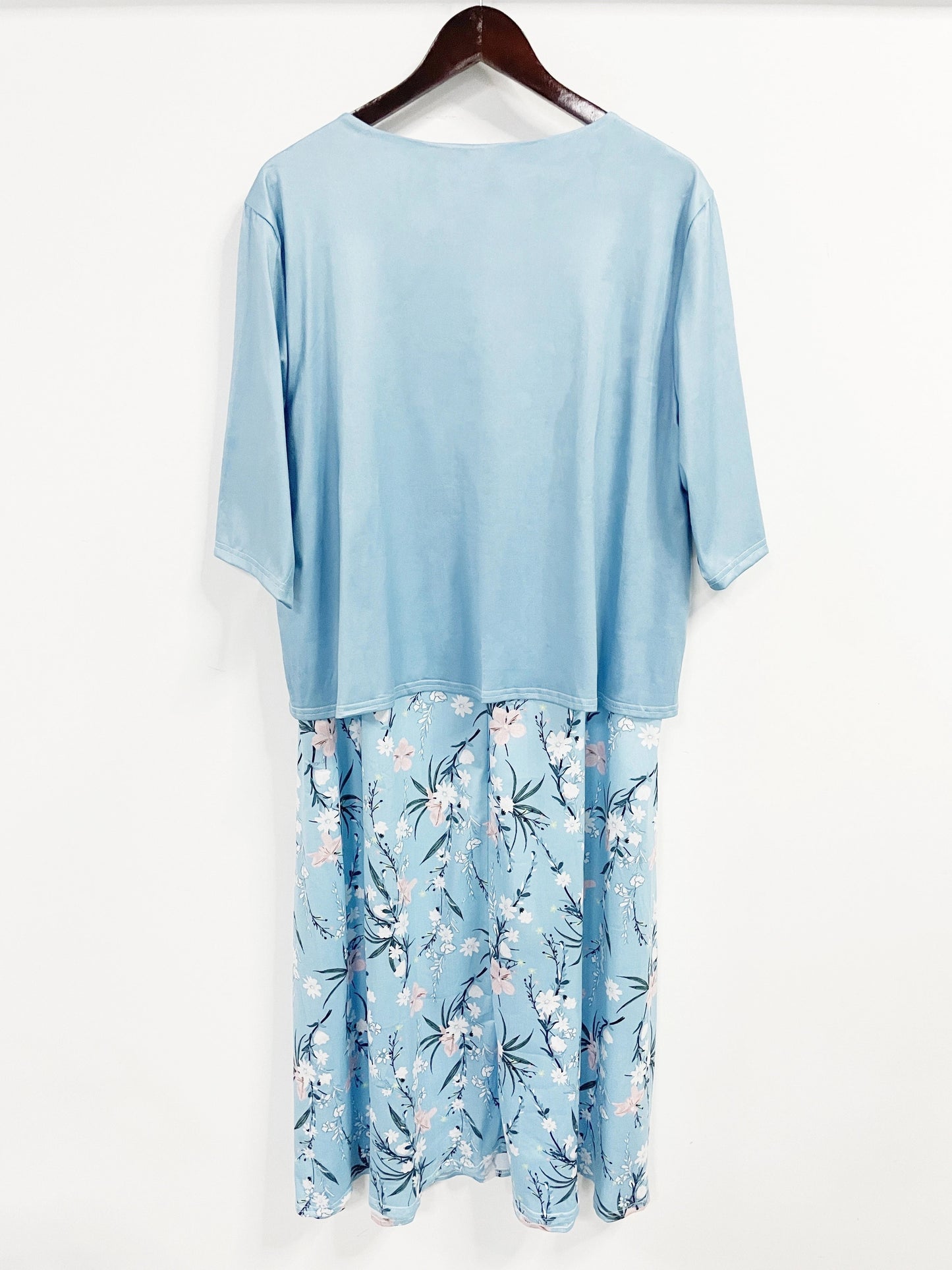 Plus Size, Plus Size Women's Floral Print Midi Dress - Elegant Round Neck, Half Sleeves, Loose Fit, Pockets, Casual Fashion - Perfect for Casual Attire, Outdoor And Special Occasions