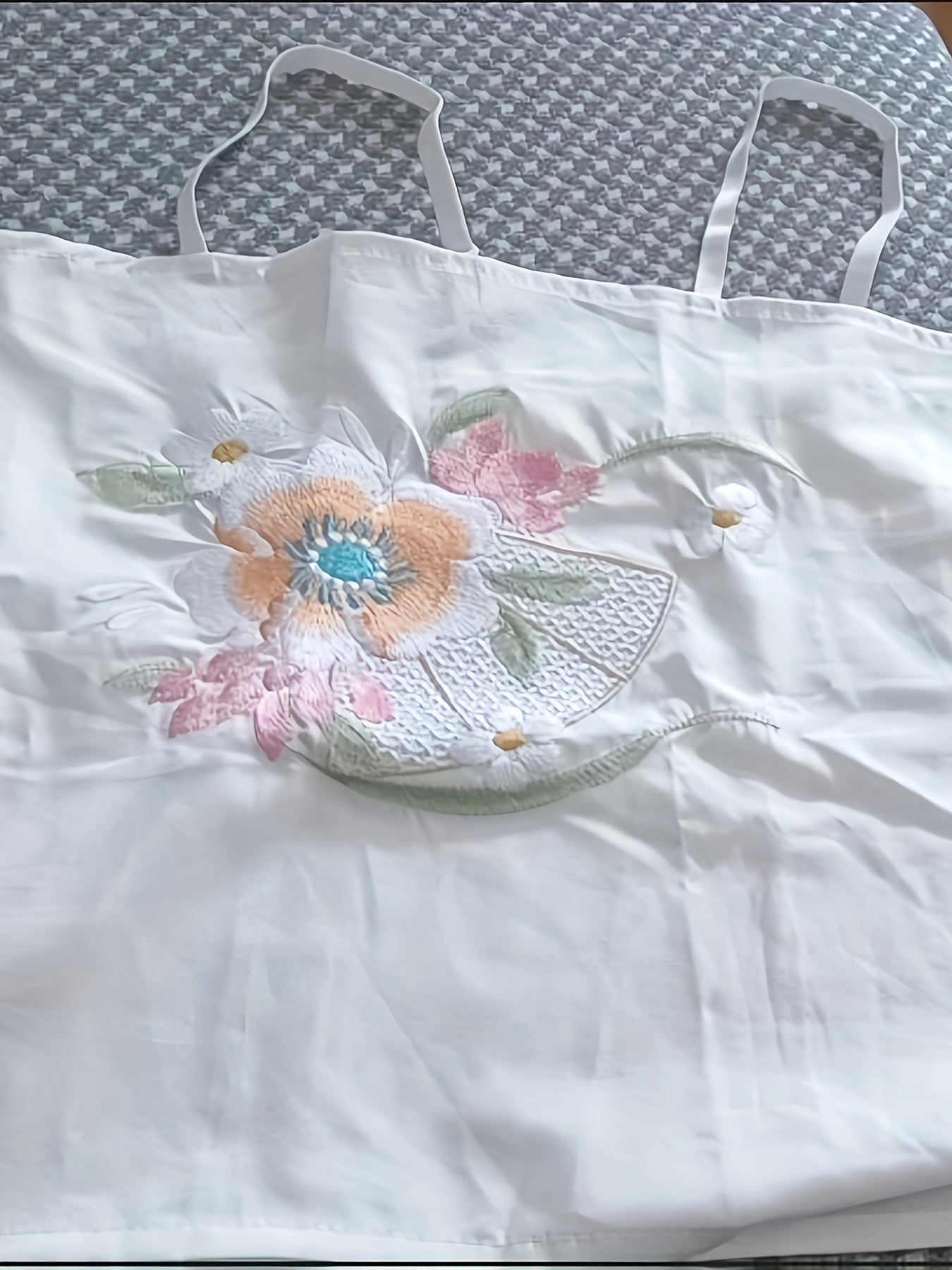 Pink Hanfu with Petal-Like Flowing Skirt And Butterfly Embroidery