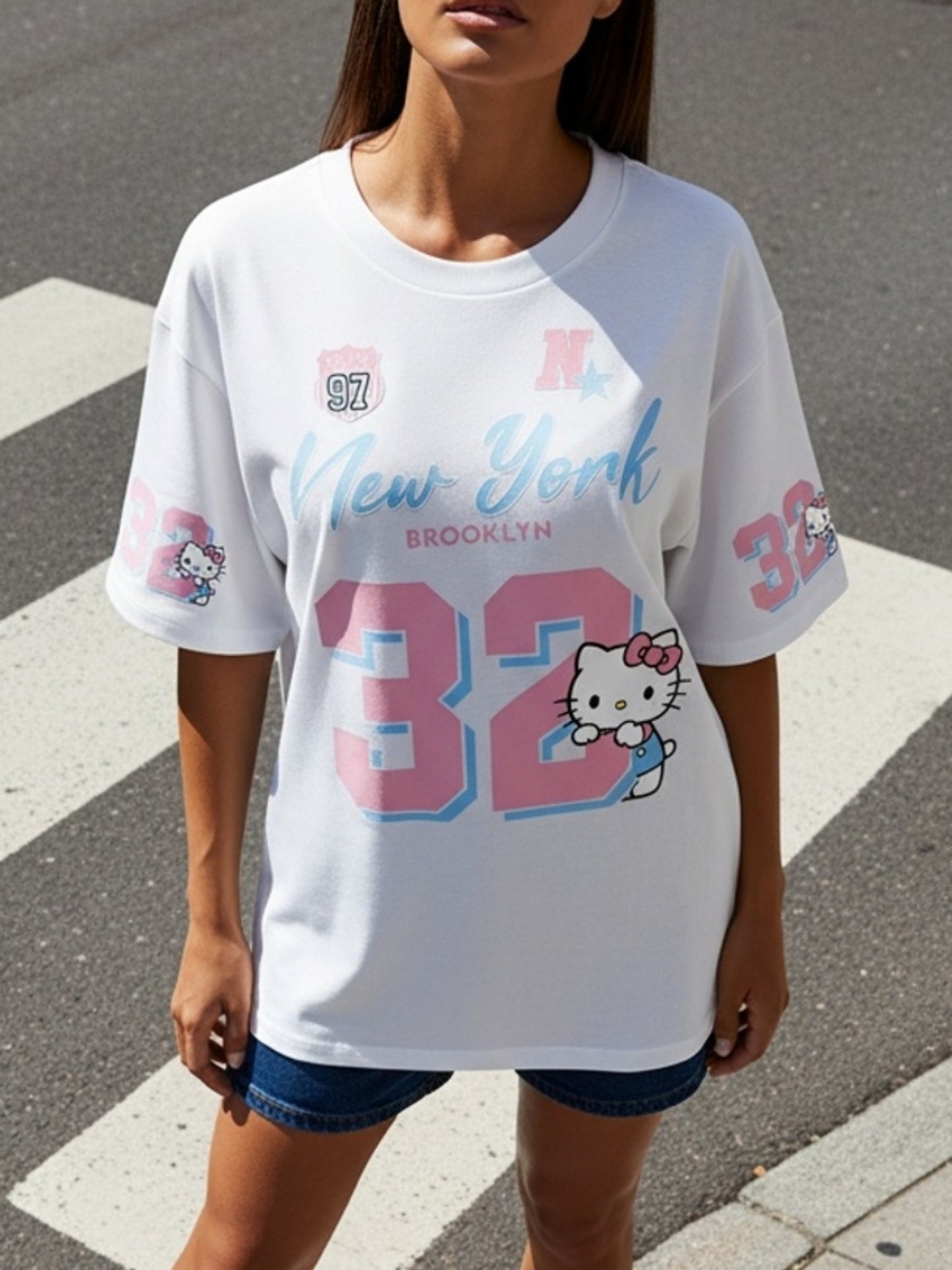 Women's Hello Kitty New York Baseball Jersey T-Shirt - No.32 Jersey Style with Iconic Hello Kitty Face & Print, Round Neck Short Sleeve Casual Tee, Machine Washable Loose Fit Suitable for Spring Summer Outfits, Themed Parties, Casual Attire