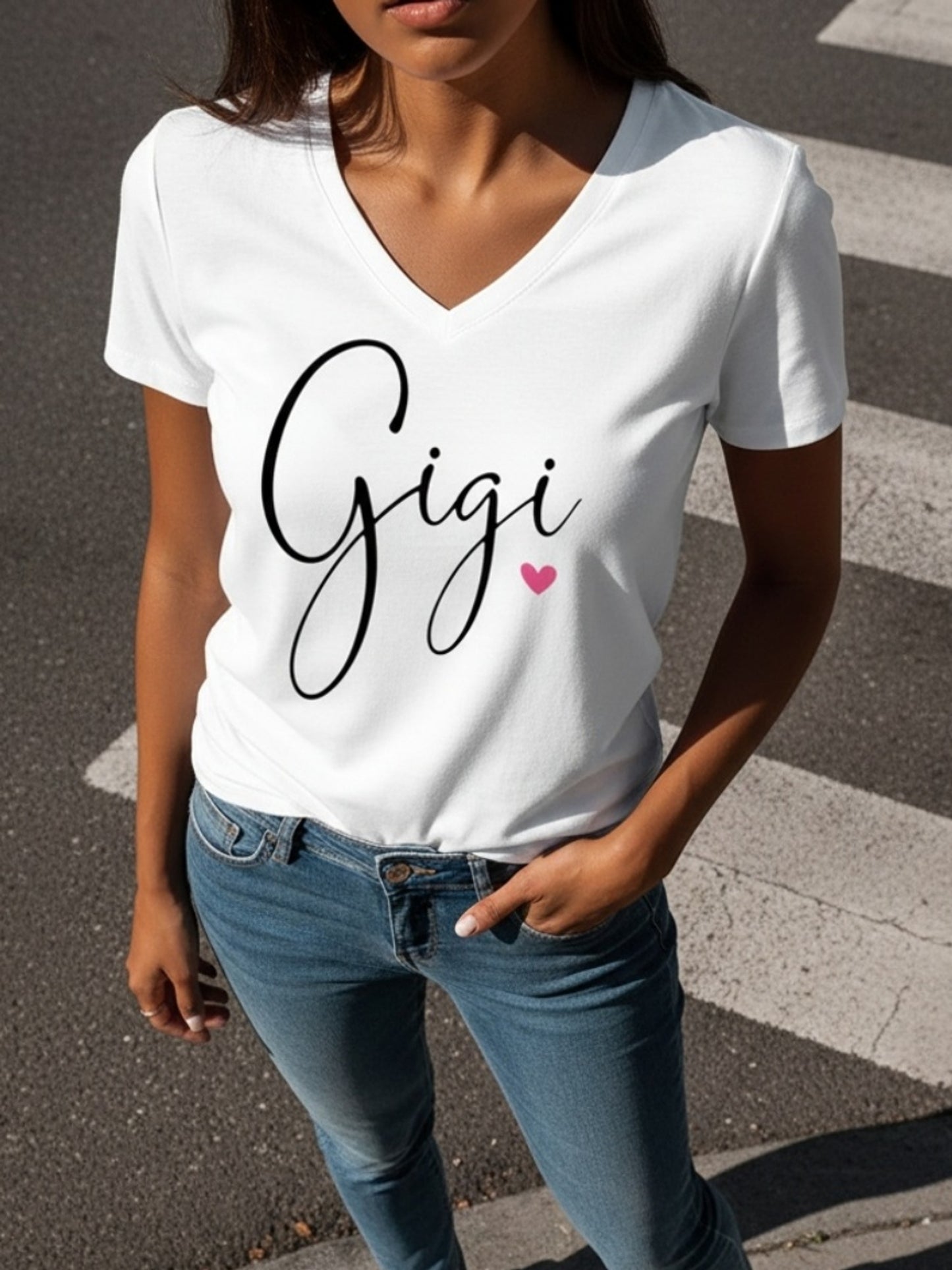 Women'S Relaxed V-Neck Tee Featuring a Gigi Design And a Pink Heart Motif - a Soft, Breathable Short-Sleeve Shirt Ideal for Everyday Use, Machine Washable, an Excellent Present for Friends And Family, Women'S Top, Graphic Tee, for Fashion Lovers