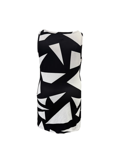 Two piece set of plus size Women's casual vest shorts, with a slit at the hem and geometric print printing