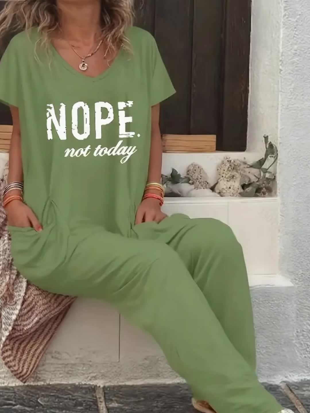 Three Colors Women'S V-Neck Loose-Fitting Romper Featuring Pockets - Casual Solid Ideal for Spring/Summer, Comfortable And Fashionable, Women'S Jumpsuits And Rompers
