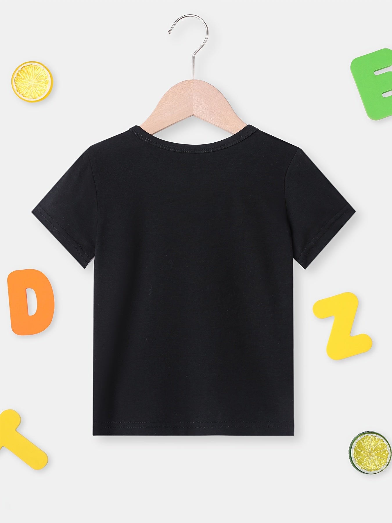 Five Combinations of Shorts And T-Shirts for Boys Showcasing a Trendy Dinosaur And Off-Road Vehicle Design, Ideal for Casual Summer Outings And Outdoor Activities, for Outdoor