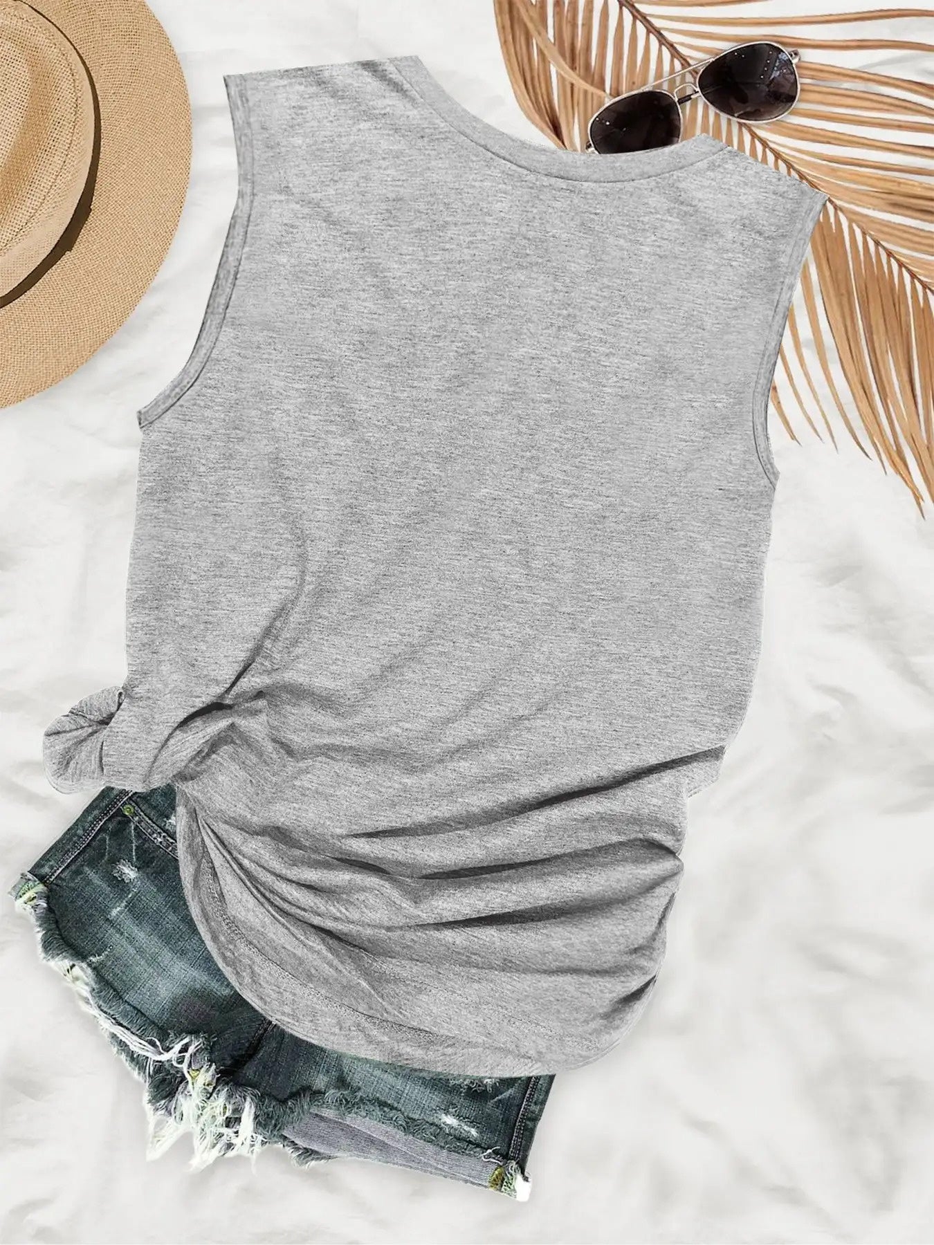 "OH HONEY I AM That Mom" Sleeveless Tank Top - Grey Casual Summer Shirt with White Cursive Lettering, Mom Slogan Print, Round Neck H-Line Fit T-Shirt for Moms, Funny Mother's Day Gift