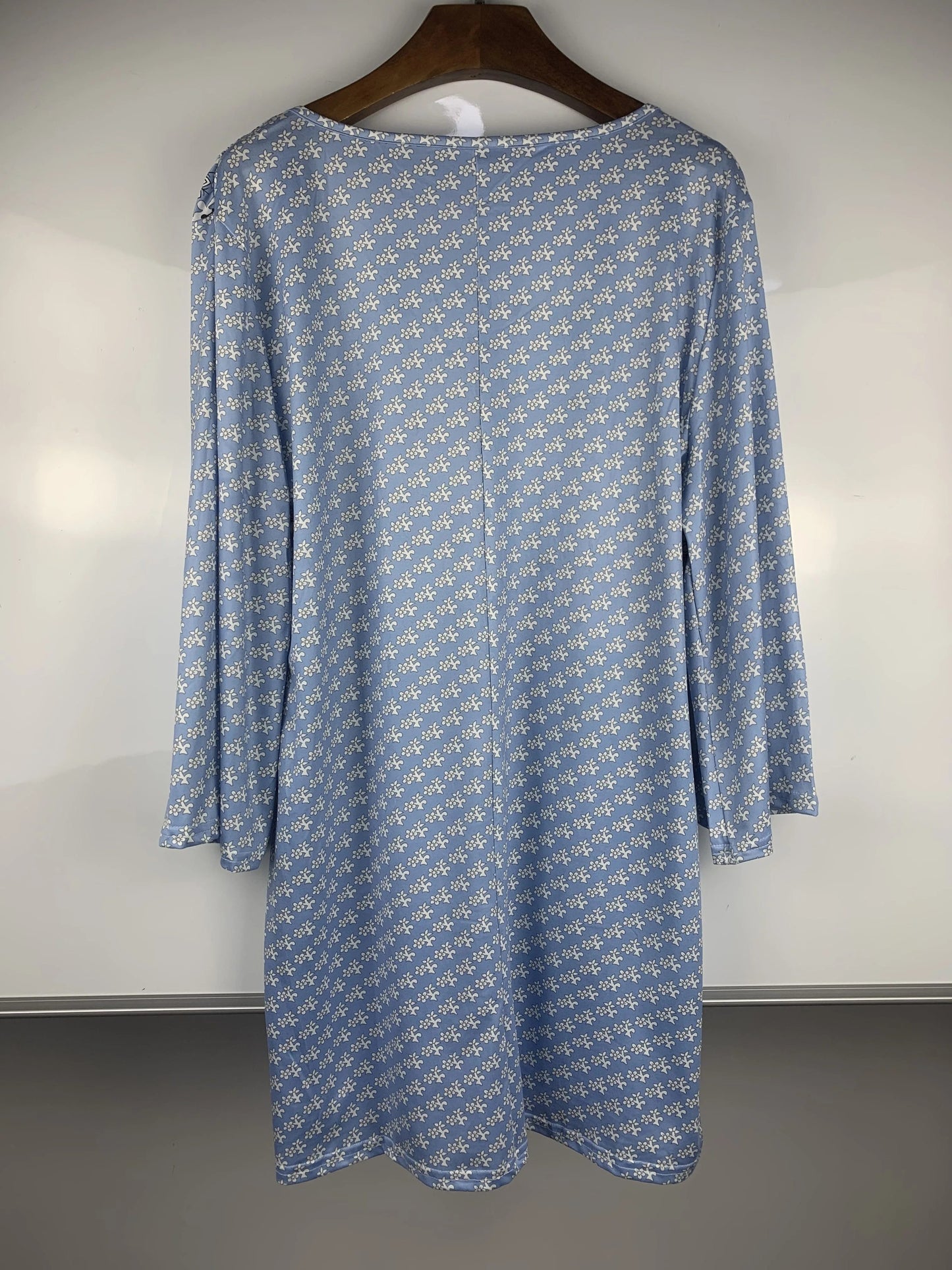 Plus Size - Plus Size - Ladies' 3/4 Sleeve Patterned Blouse - Stylish V-Neck Design, Opaque Material, Washable in Machine, Ideal for Everyday Use