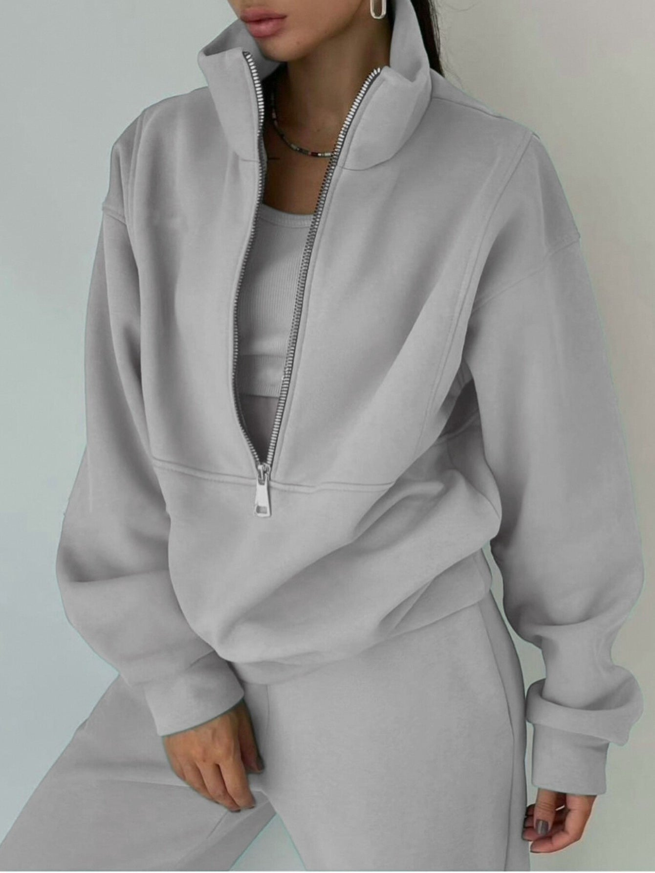 A Set of Autumn And Winter European And American Women'S Two-Piece Suits, Sweatshirts, Trousers, Fleece Sports, Street Fashion And Casual Suits