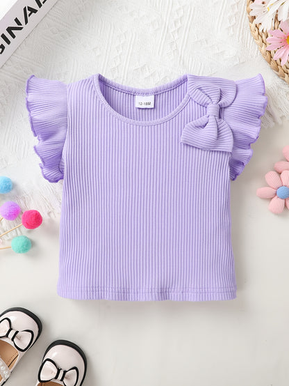 A Charming Two-Piece Outfit Featuring Delightful Details for Young Girls, Including a Ruffled Top with Butterfly Bows And Butterfly-Patterned Shorts, Perfect for Summer Outings And Festive Occasions, for Outdoor