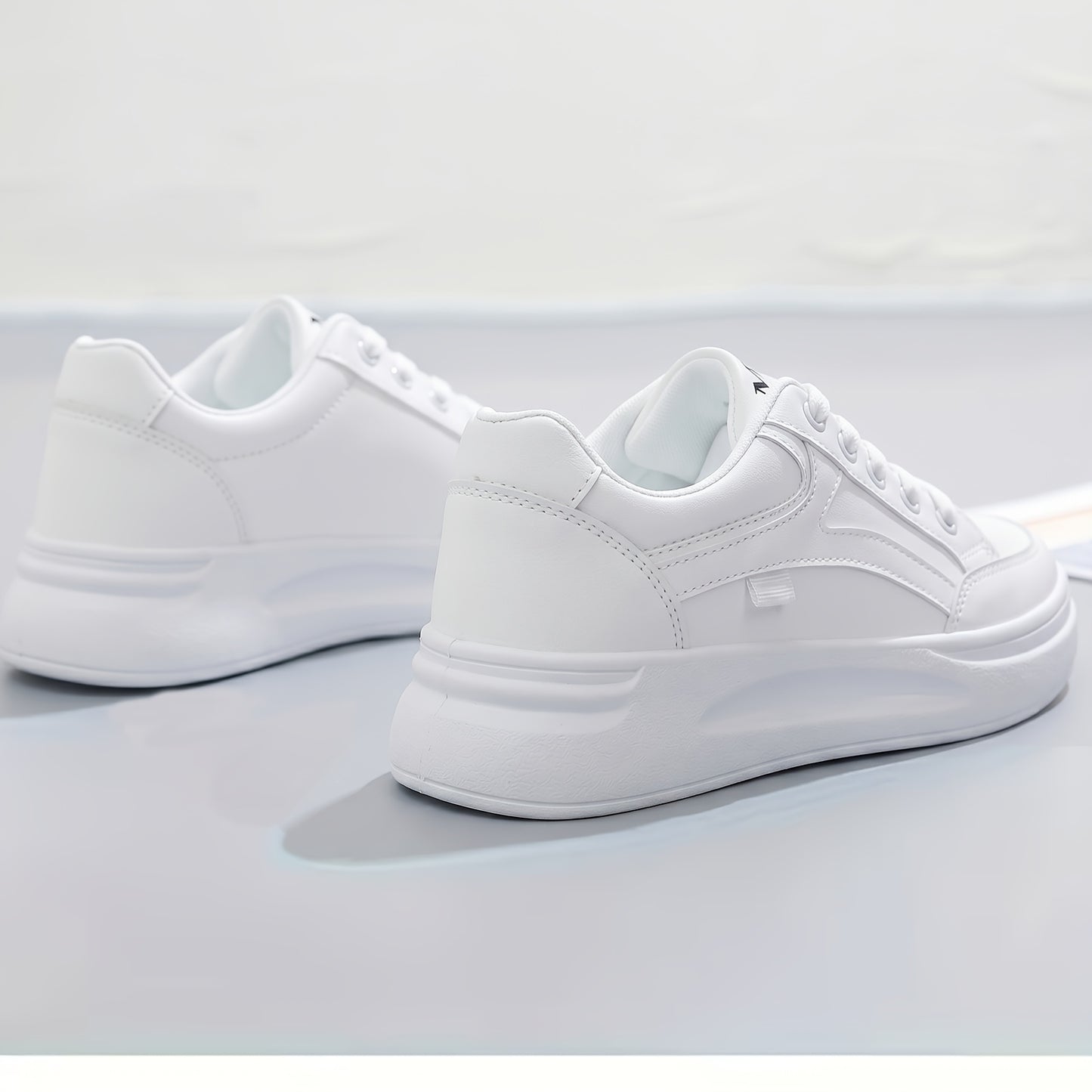 Women's Retro Low-Top Sneakers - Thick Platform Sole Anti-Slip Sole & Breathable Fabric Upper, Lace-Up Round Toe White Suitable for Running, Gym, Casual Wear, - Versatile Sneakers, Women Shoes
