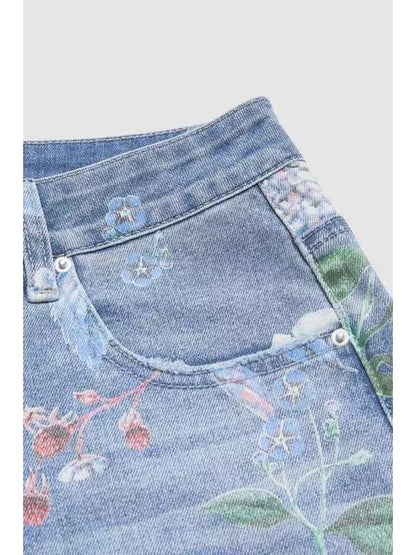 Women' Stretch Denim Shorts - Comfortable Retro Jeans, Floral Prints, Cinched Waist and High-waisted Design, Perfect for Spring and Summer.