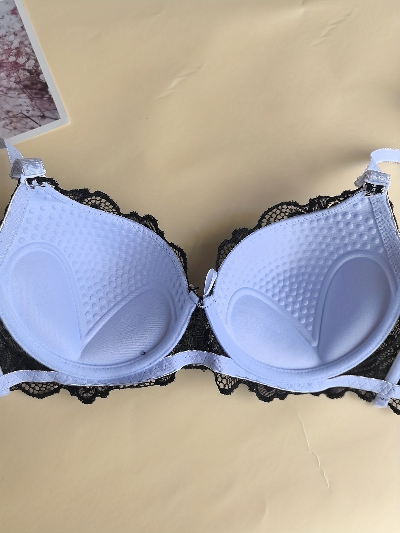 High-Quality French Lace Sexy Women'S Bra And Thong Panty Set with Exquisite Deep V Neckline