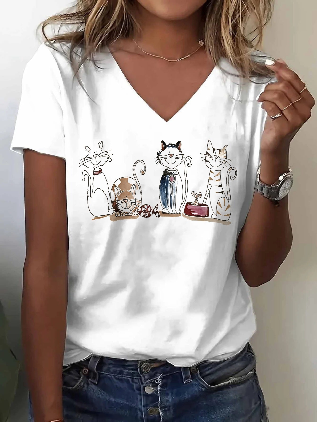 Women'S V-Neck T-Shirt, Standard Size, with Cute Cat Print Design, Suitable for Daily Life, Going Out, And Casual Wear, Making It The Best Gift for Friends And Family.