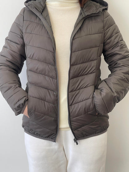 Women's lightweight and warm zipper double pocket hood, casual and fashionable long sleeved autumn and winter coat.