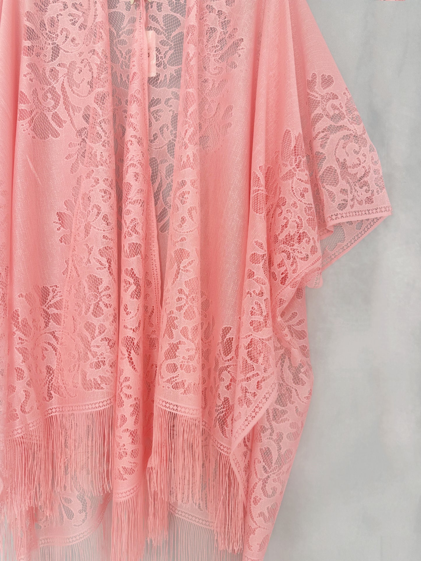 Woman's Plus Size Boho Cover Up, Lace Kimono, Women's Plus Floral Lace Batwing Sleeve Cover-Up, Open Front Tassel Trim Kimono, Lightweight Beach Cover Up