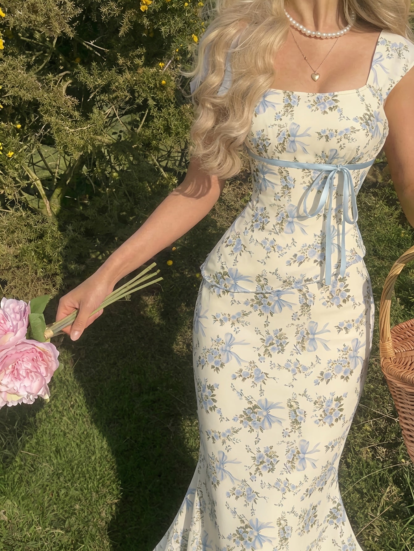 2pcs Women'S Square Neck Sleeveless Top And High-Waist Maxi Skirt Set Spring/Summer Style | Floral Print And Tie Trim Mermaid Hem Design, Gentle Vibe Ideal for Dates And Semi-Formal Occasions