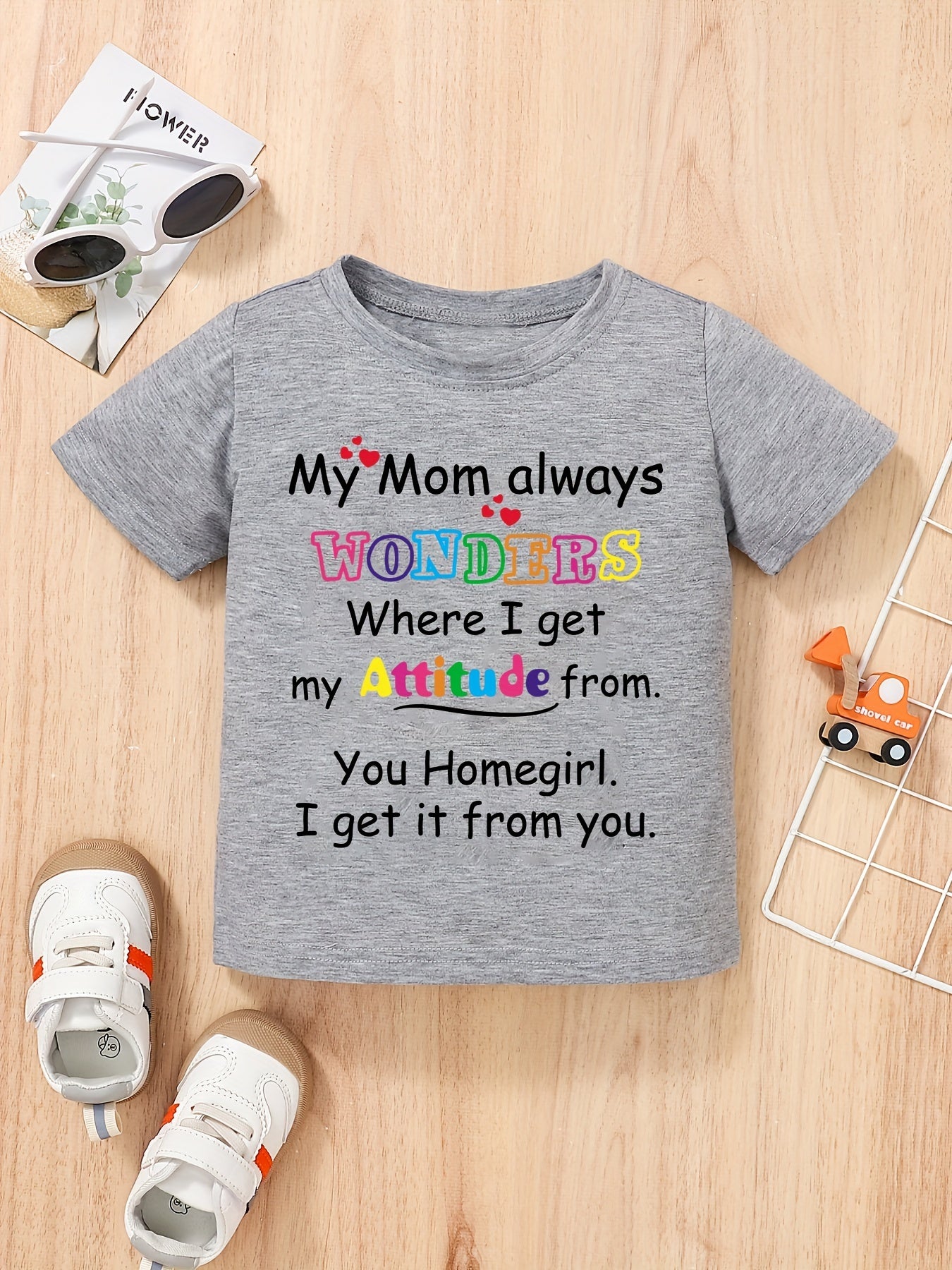 ' 100% Cotton "My Mom Always Wonders..." Letter Print T-Shirt - Cute Short Sleeve Round Neck Top with Asymmetrical Hem, White Casual Casual Attire & Play Outfits, Easy-Care Clothes (1-10 Years)