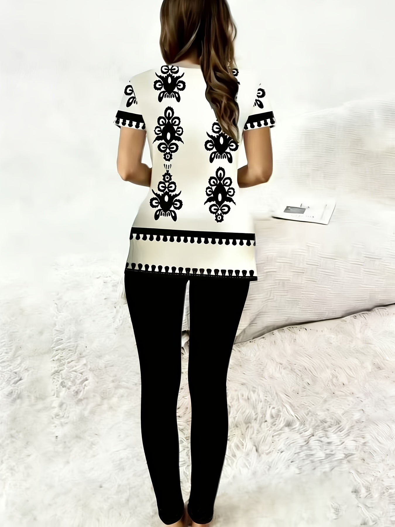 Women'S Casual Two-Piece Set: Short-Sleeved Top with Plaid Pattern And Printed Design, Round Neckline with Side Slits; Paired with Tight-Fitting Trousers, Making a Perfect Spring/Autumn Outfit