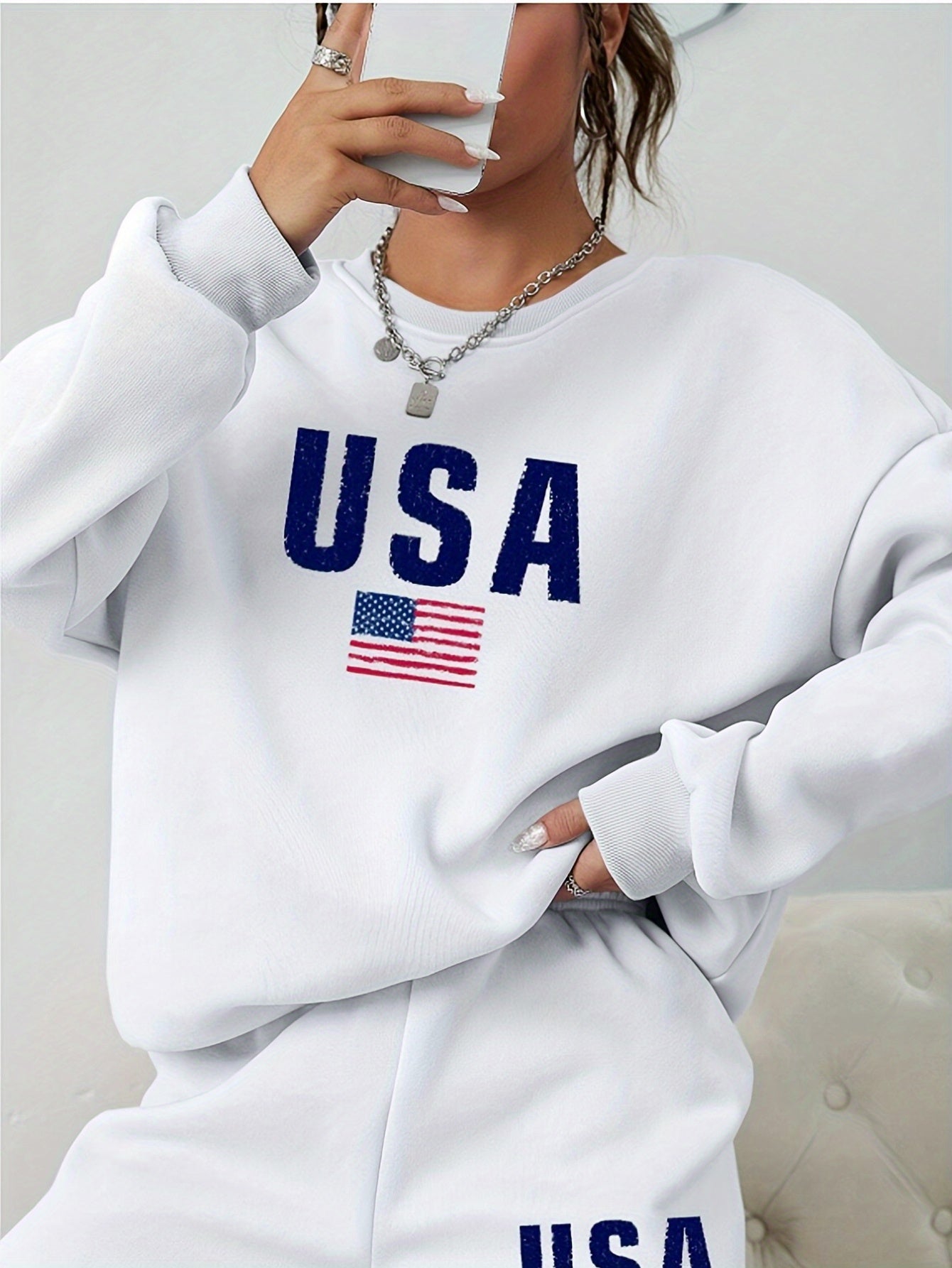 Women'S Casual And Versatile Letter Pattern Sports Home Suit, Round Neck Long-Sleeved Sweatshirt And Shorts, Loose And Casual Matching