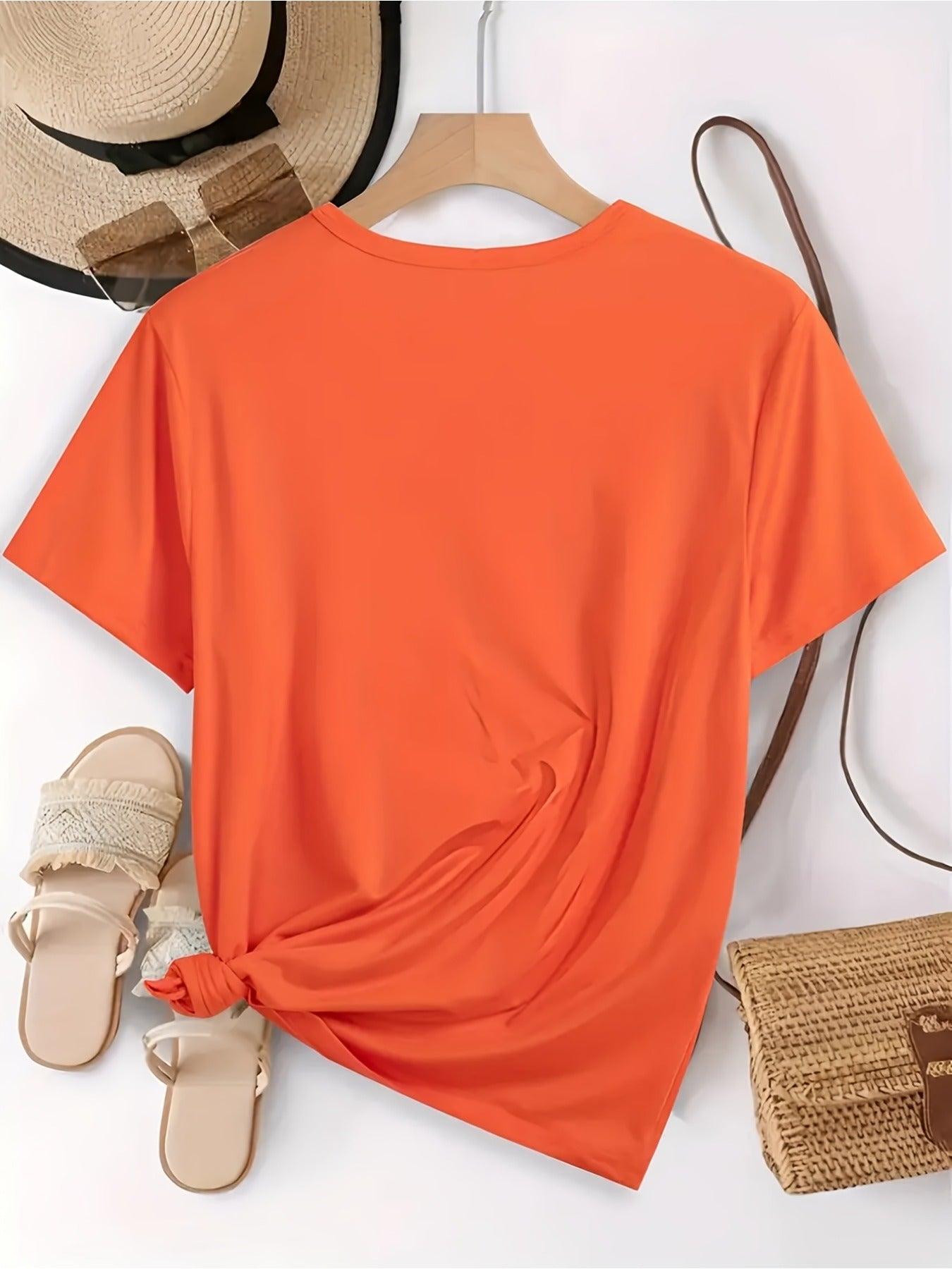 Trendy Anime Graphic Women'S Round Neck T-Shirt Made from Pure, Featuring a Minimalist Design That Is Both Comfortable And Breathable, Perfect for Everyday Casual Outfits. It Highlights a Natural And Sophisticated Look