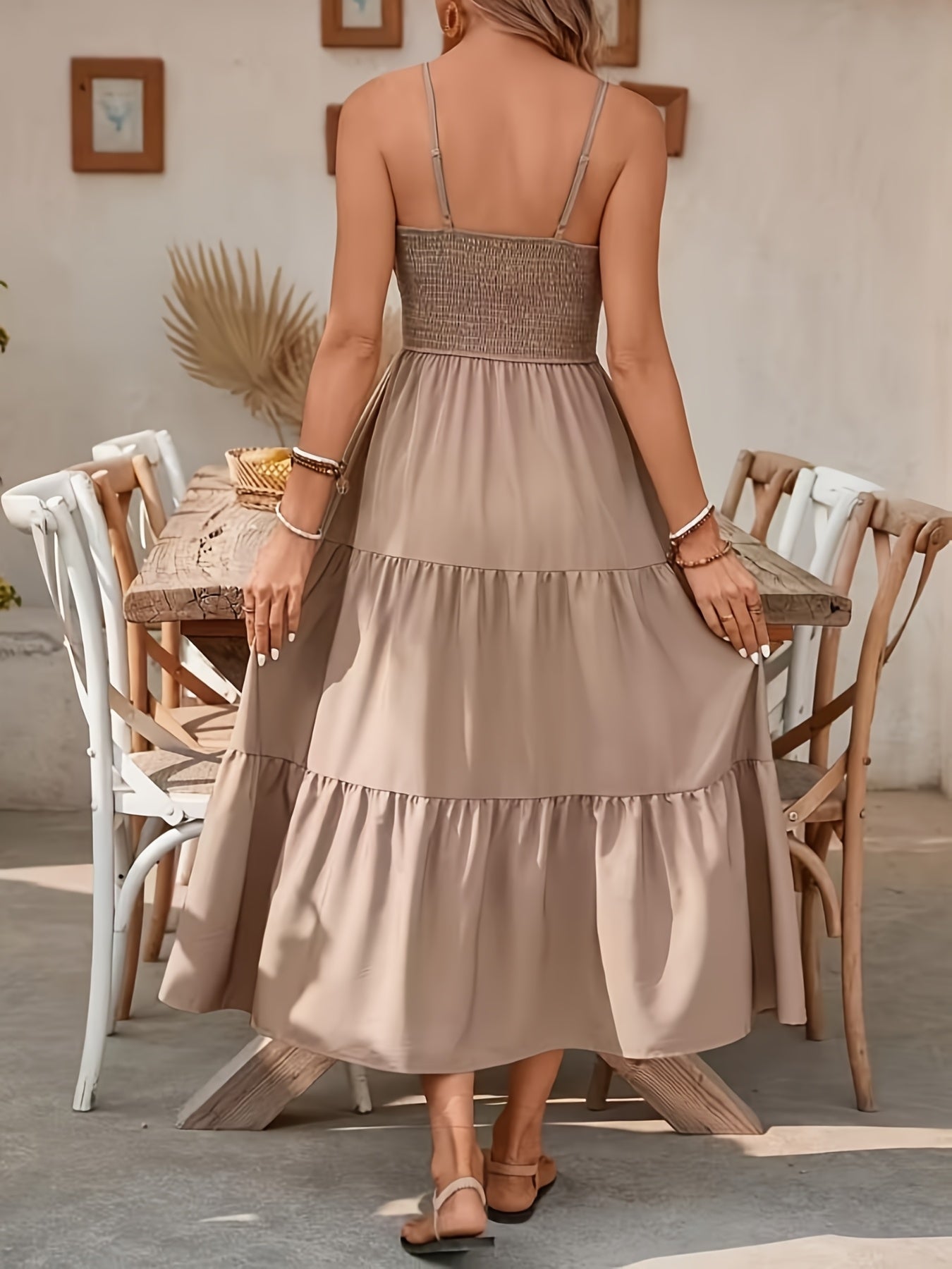 [Elegant Fitted Dress] The New Spring/Summer 2026 Halter Layered Waist-Cinching Solid Color Fitted Dress for Women's Wear Is Elegant In Style And Affordable In Price