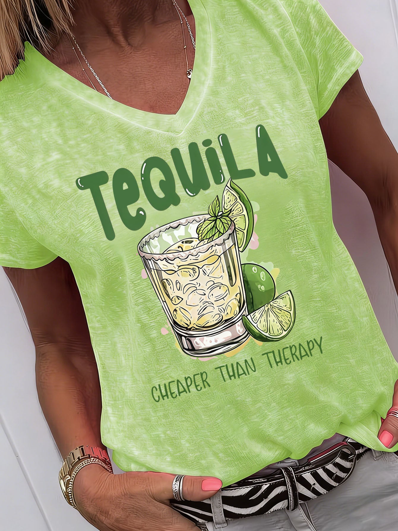 Fun And Creative Style Tequila Print Short-Sleeve (V-Neck) Shirt, Fresh And Retro Style. Women'S Short-Sleeve (V-Neck) Shirt for Spring And Summer. Casual And Versatile, Suitable for Home Wear. Comfortable And Breathable