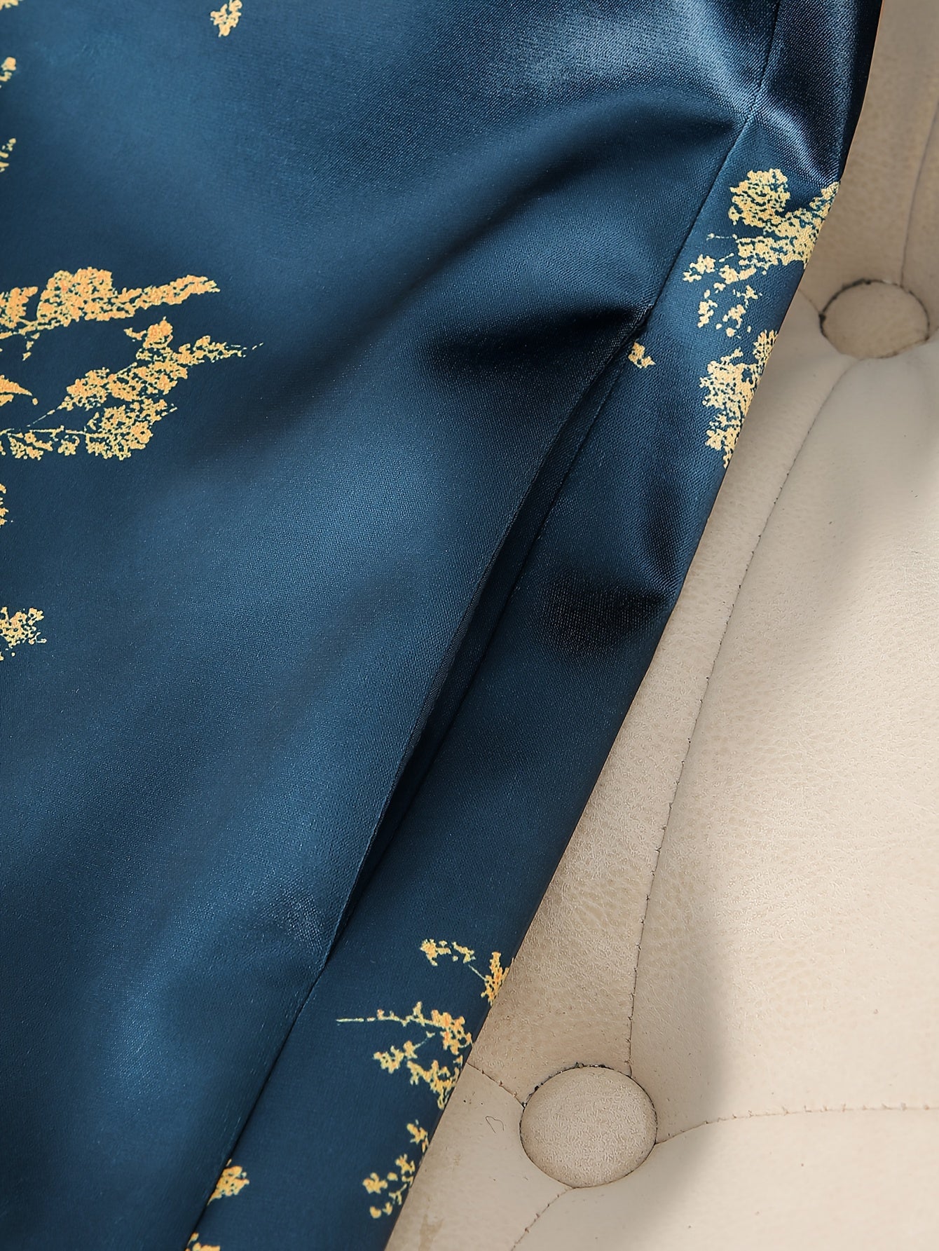 Elegant Fashion Casual Golden Floral Print Stain Overcoat, Baroque Style, Single Button Double Pocket Long Sleeves Long Blazer, Smooth And Delicate Feel, Suitable for Formal And Casual Occasions