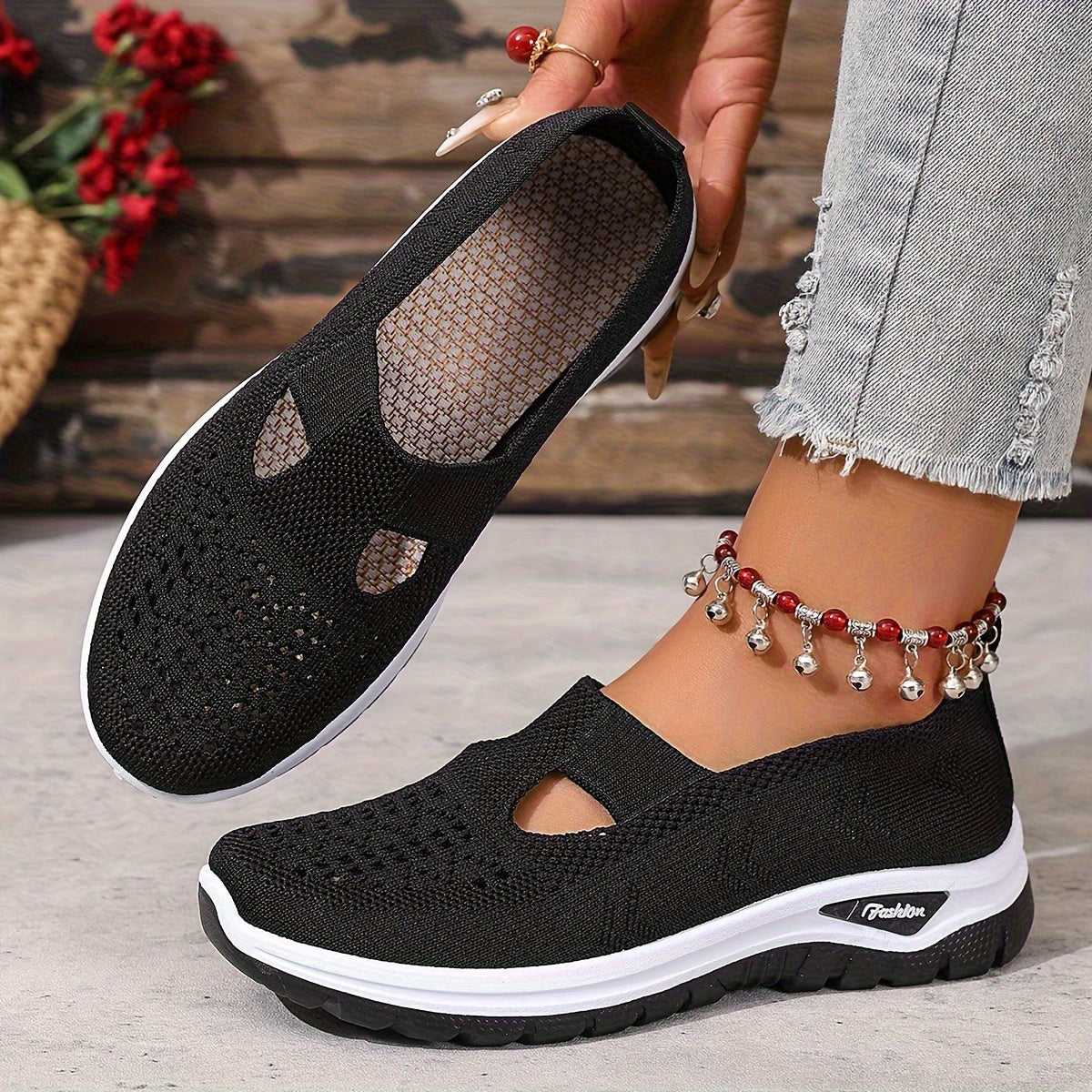 Ladies' Sneakers, One-Pedal Shoes Designed for Comfort. These Casual Footwear Options Are Perfect for The Beach, Vacations, Camping, And Everyday Use, Ideal for Summer. Featuring a Casual Design And a Mesh Upper, These Women'S Sneakers Are a Great C