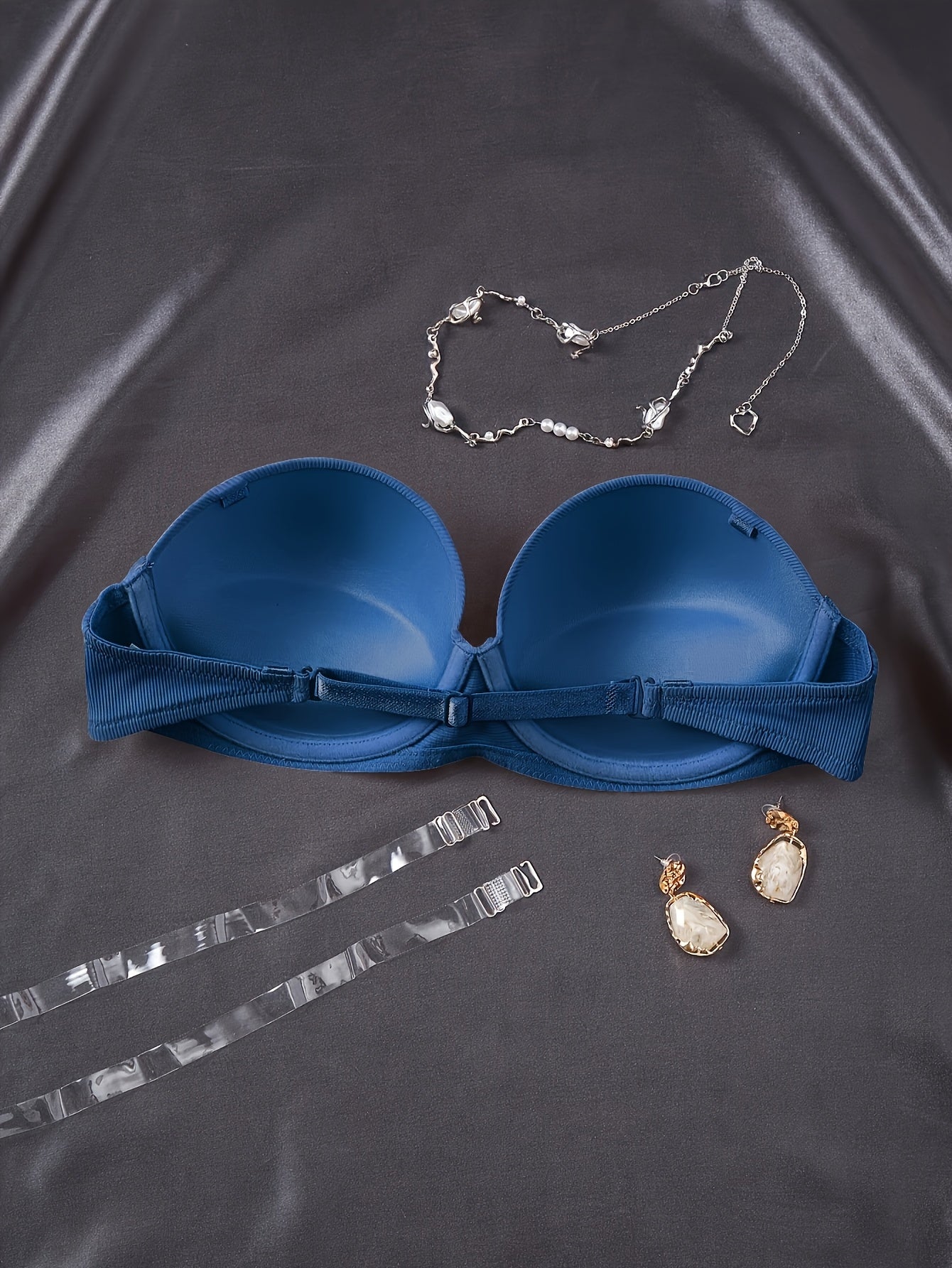Strapless Invisible Bra, U-shaped Backless Push-up And Non-slip, Invisible And Non-slip When Wearing A Backless Dress Or Tube Top, A Must-have Underwear for Parties And Dates for Both Big And Small Breasts