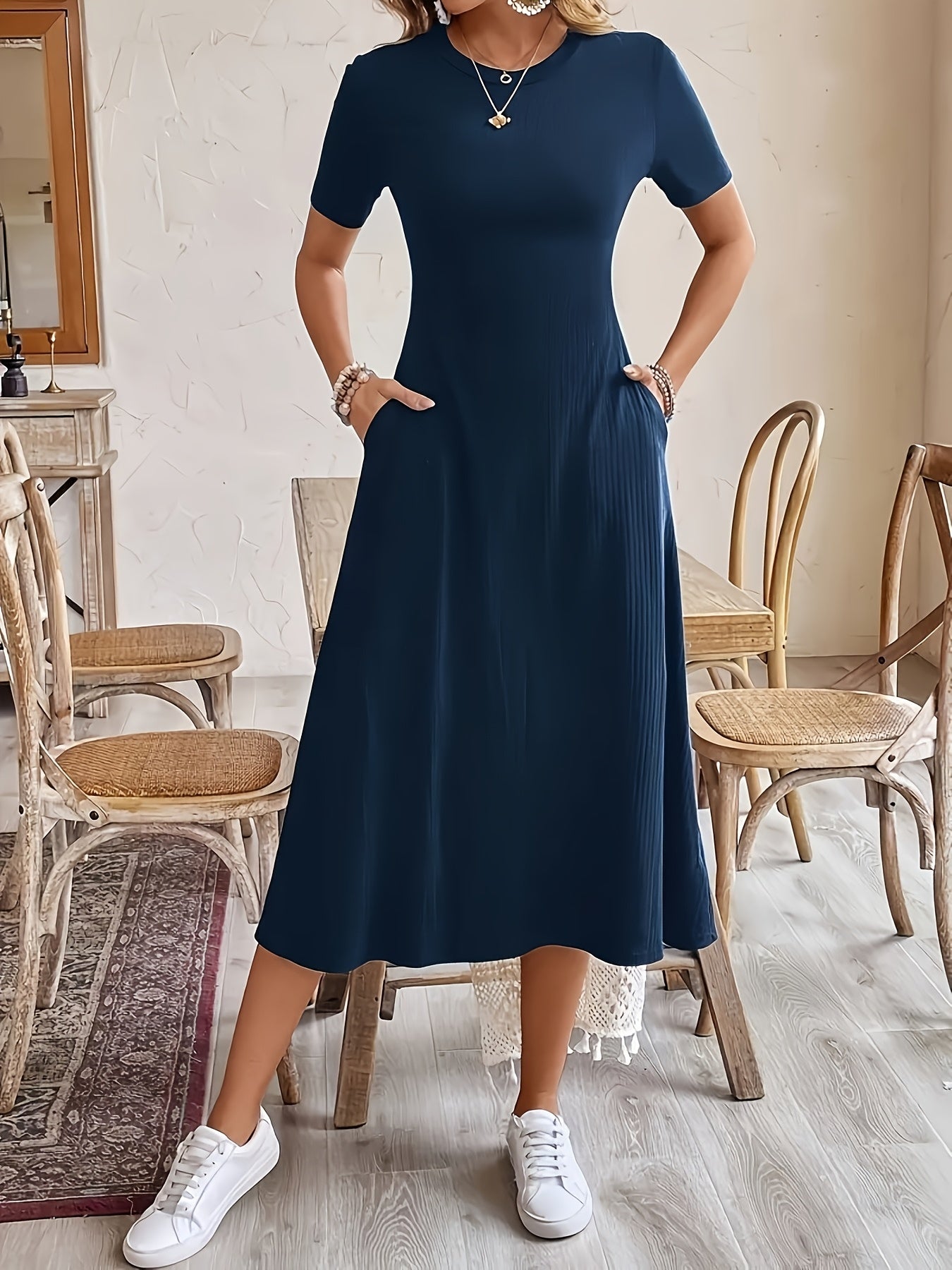 Elegant Solid Midi Dress - Fashionable Round Neck, Short Sleeves with Pockets, Stretch Polyester, A-Line Silhouette, Machine Washable - Suitable for Work or Casual Outings