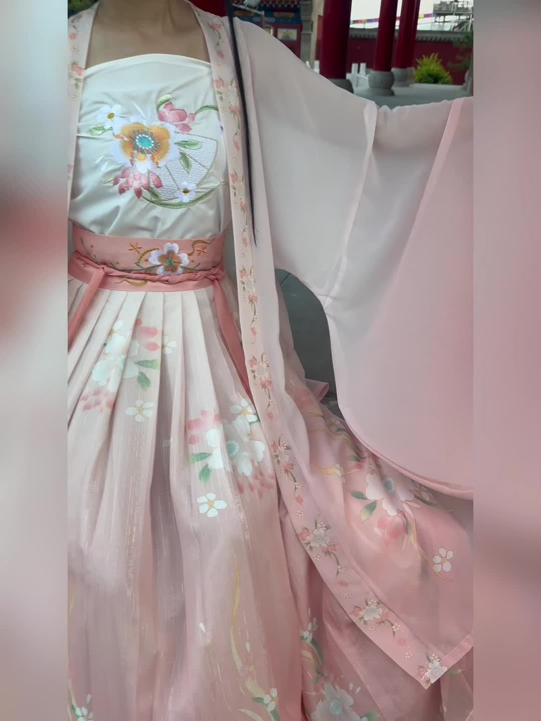 Pink Hanfu with Petal-Like Flowing Skirt And Butterfly Embroidery