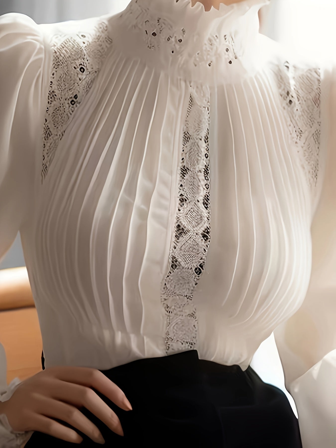 Fashion Women'S Shirt T-shirt Advanced Sense Of Luxury Elegant Fashion White Hollow Puff Sleeves Ruffled Turtleneck Shirt Top Female Design Sense.