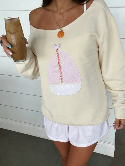 Off-shoulder Geometric Patch Appliqué Long-sleeve Sweatshirt, with a Three-dimensional Sailboat Pattern, Single-shoulder Pullover, New Spring/summer Style, Women's Clothing