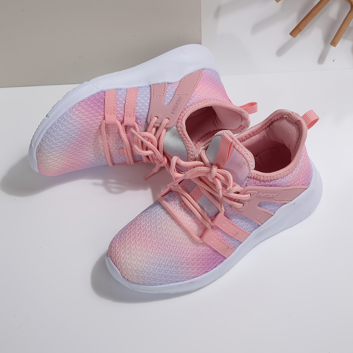 Boys Girls Gradient Color Sports Shoes Low Top Shock Absorbent EVA Sole Breathable Mesh Casual Sneakers Tennis Shoes Easy On/Off for School Competition Daily Wear