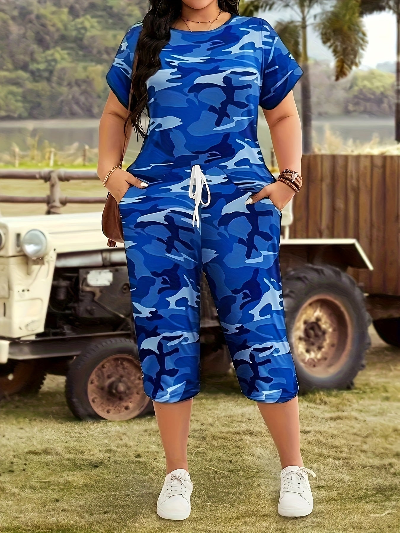 Plus Size - Plus Size - Women'S Plus Size Fashion: Camouflage Print T-Shirt with Round Neck And Cropped Pants Set, Casual Two-Piece Outfit