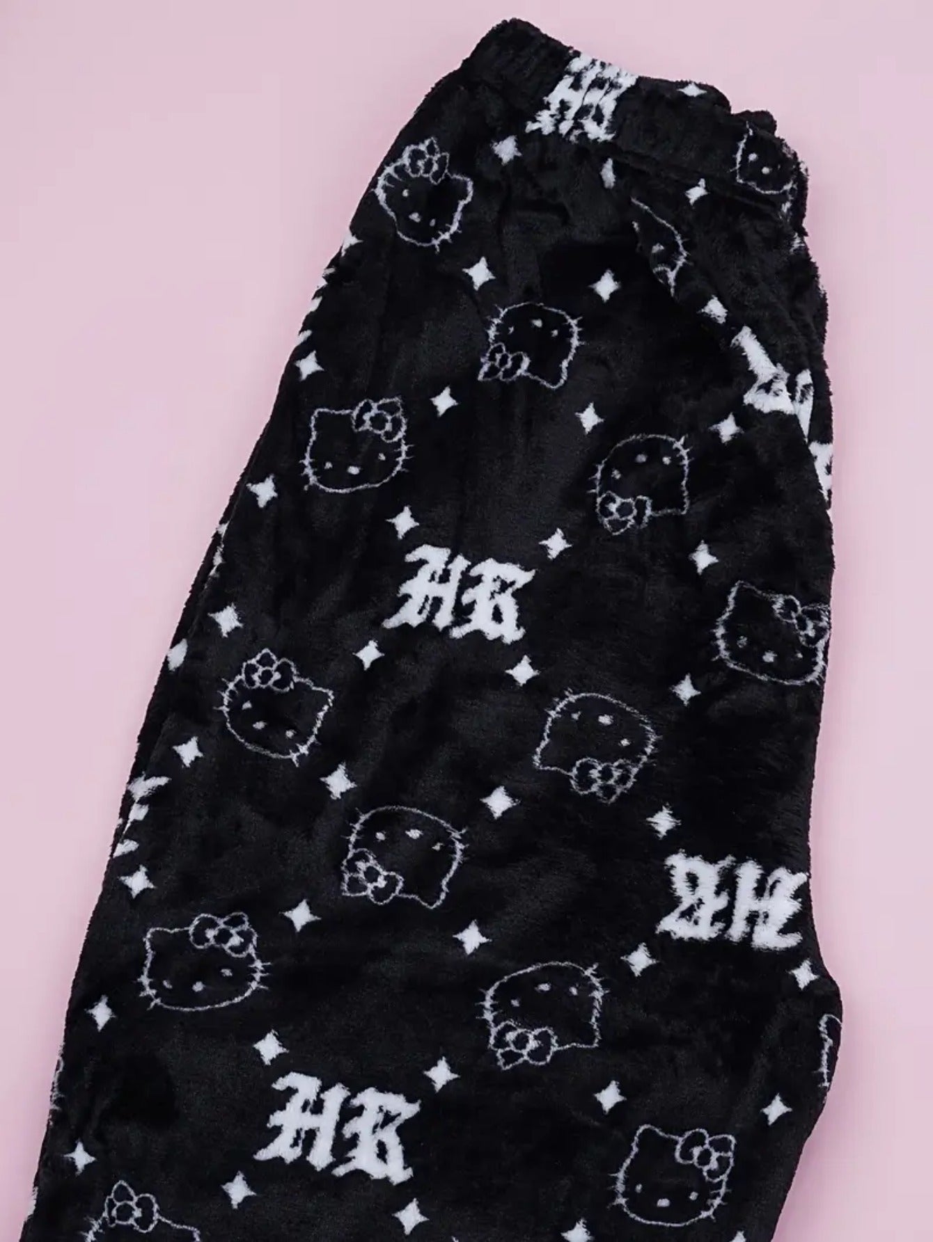 Sanrio Hello Kitty Men's Anime Pajamas - Hello Kitty Face & Iconic Print Flannel Sleepwear, Cozy Winter Lounge Pants, Machine Washable Cartoon Sleepwear for & Men (-)