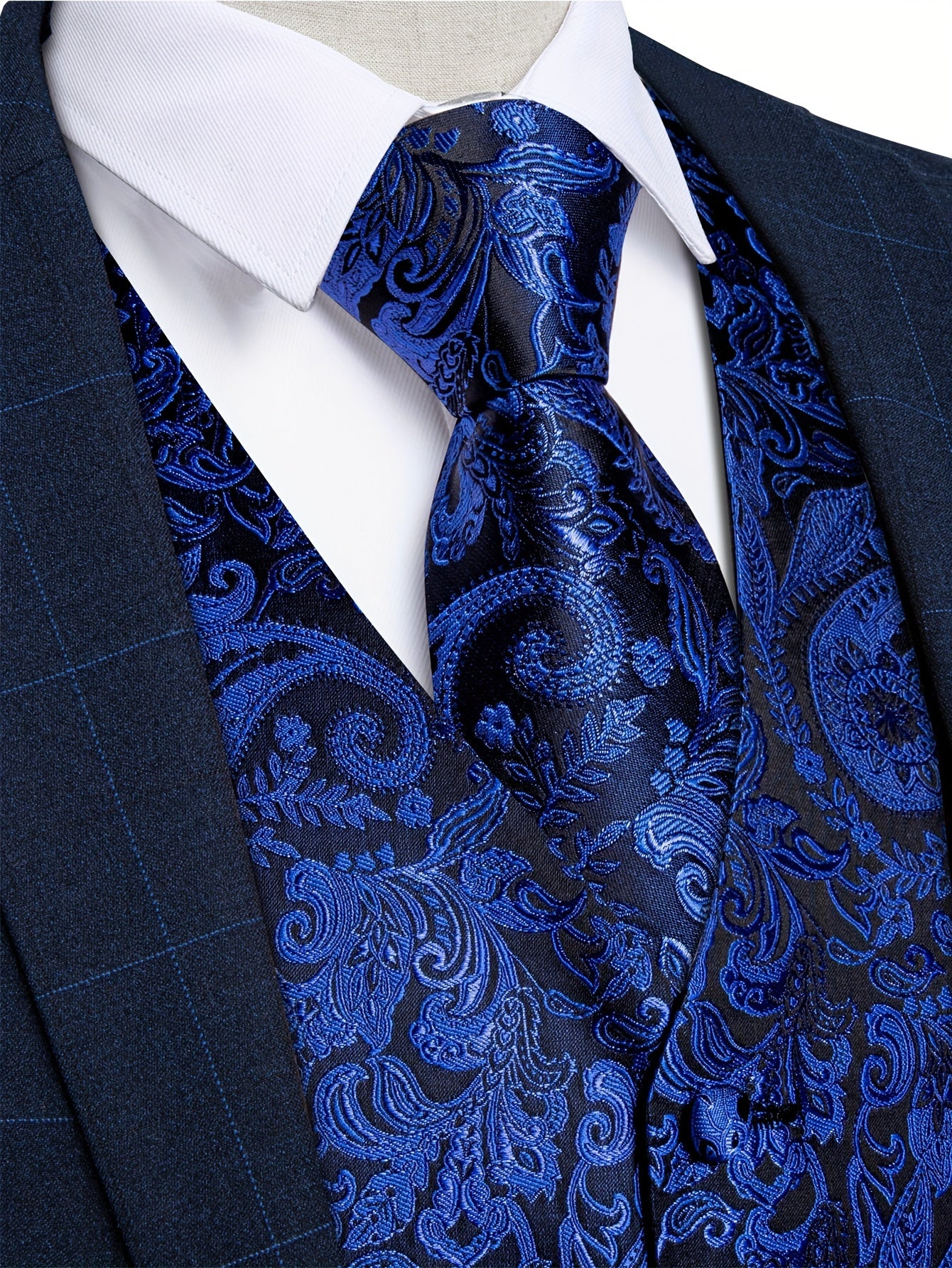 Men'S Classic Formal Suit Vest And Necktie Set - Elegant Red Paisley Design, Made from Non-Stretch Fabric, Featuring a Button Front Closure, Suitable for All Seasons Including Weddings, Business Events, And Parties - Formal Wear for Men, Plus Size