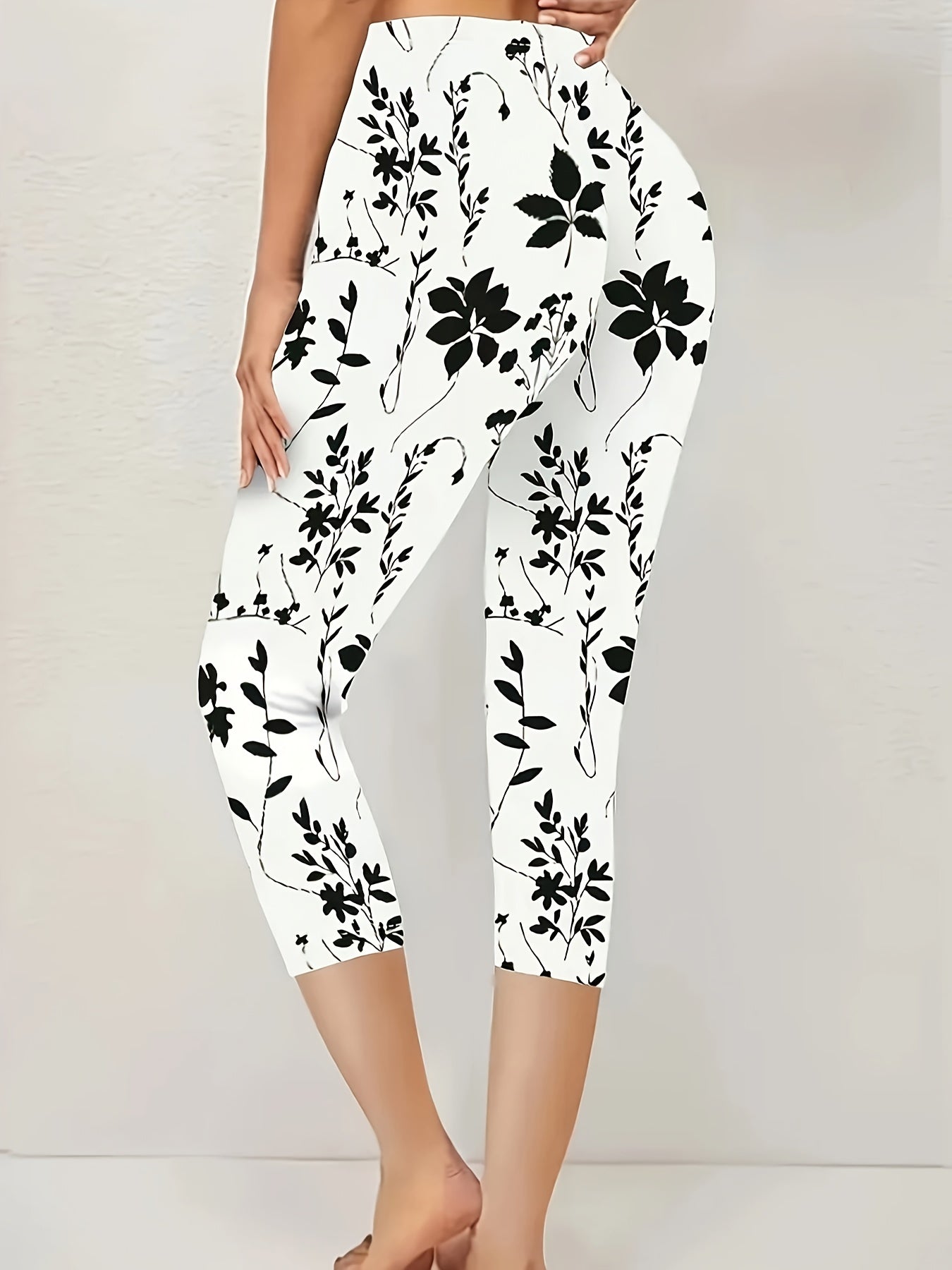Women's Elegant Floral Print Capri Leggings - Stretchy, Machine Washable, All-Season Comfort Fit, Black & Gray Flower Design, Perfect for Beach Or Casual Attire, Beachwear Leggings | Elegant Highwaisted Leggings | Stretchy Fabric Leggings