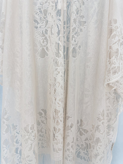 Woman's Plus Size Boho Cover Up, Lace Kimono, Women's Plus Floral Lace Batwing Sleeve Cover-Up, Open Front Tassel Trim Kimono, Lightweight Beach Cover Up