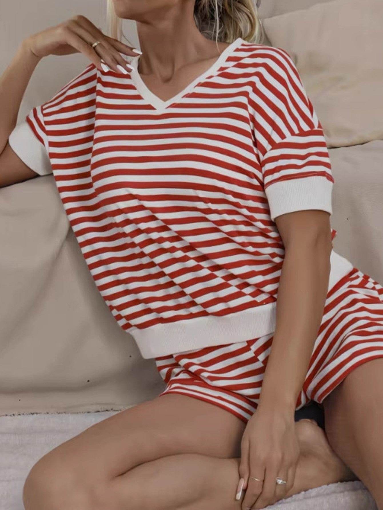 Women'S 2pcs Striped Lounge Set Short Sleeve V-Neck Top And High-Waist Shorts, Casual Athletic Sleepwear Outfit, Summer Sportswear