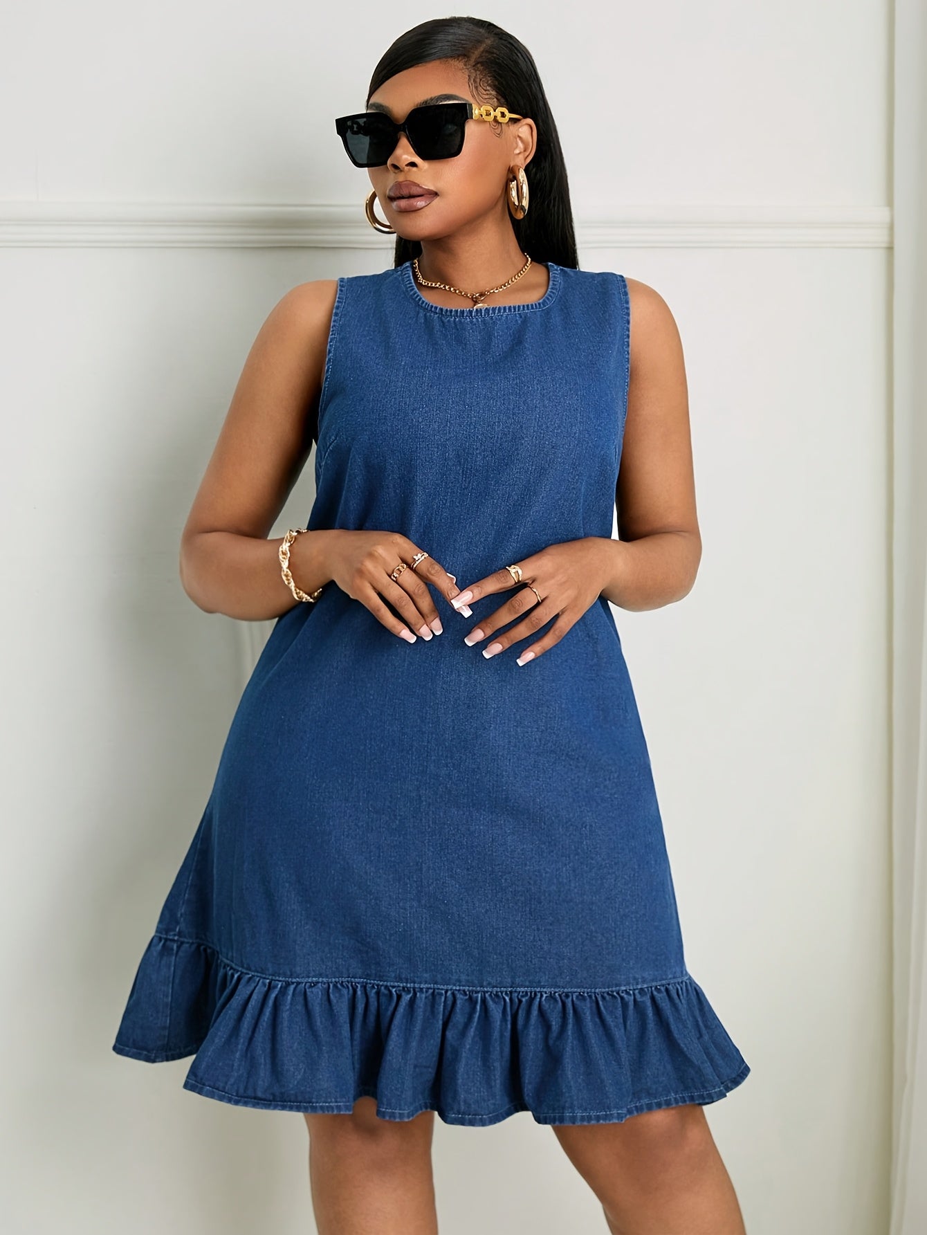 Casual Denim Dress with a Ruffled Hem And Back Buttons, Designed for Plus Sizes, Perfect for Autumn