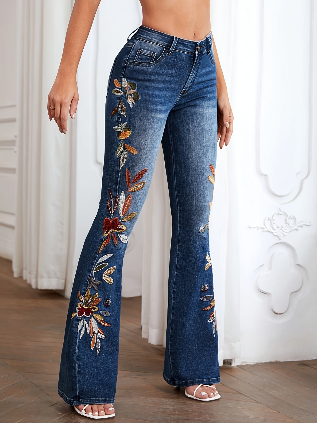 [Women's Flared Jeans] HME] Heavy Industry Washed Classic Denim Blue, Elastic And Flared Women's Jeans, Fashionable Flower Embroidery Design, Retro Trend, Versatile And Popular, Women's Denim Slightly Flared Casual Jeans Suitable for All Seasons