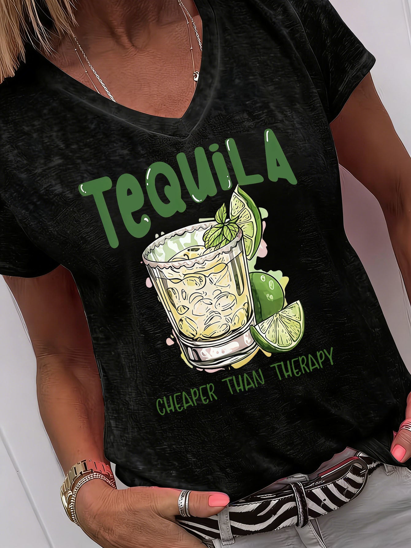Fun And Creative Style Tequila Print Short-Sleeve (V-Neck) Shirt, Fresh And Retro Style. Women'S Short-Sleeve (V-Neck) Shirt for Spring And Summer. Casual And Versatile, Suitable for Home Wear. Comfortable And Breathable