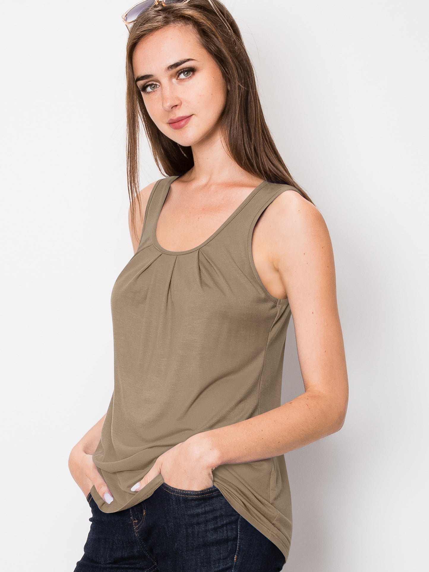 Women's Sleeveless Scoop Neck Loose Fit Tank Top