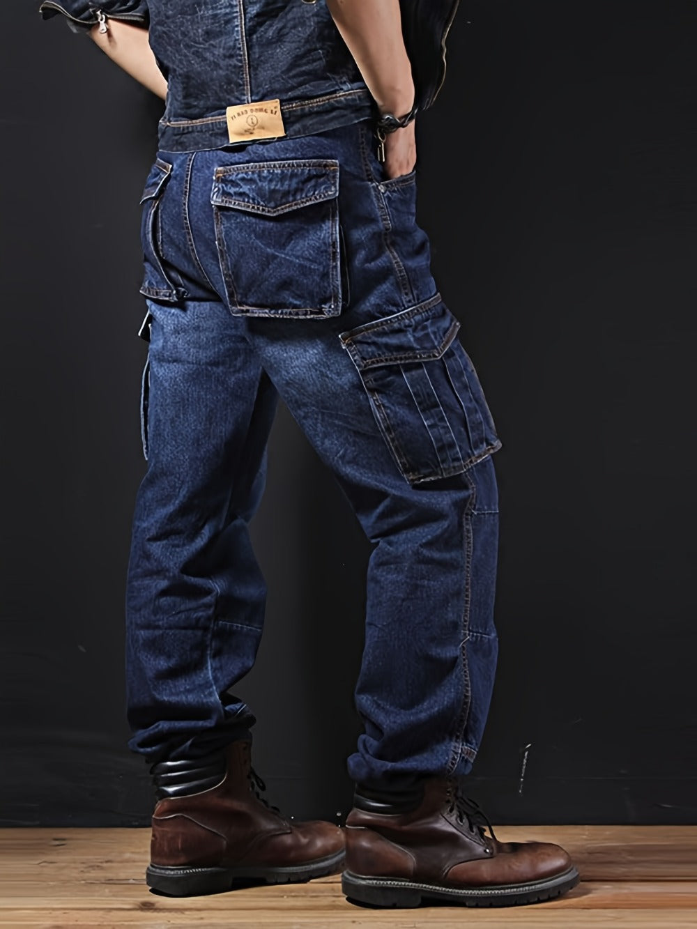 Men's Straight Leg Jeans - Classic Wash Utility Pocket