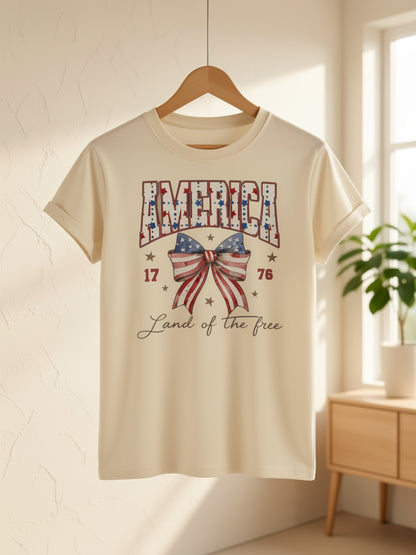 Women's America "Land of the Free" Bow & Flag Print T-Shirt - 4th of July Outfit, Casual Crew Neck Top with Map Design Suitable for Spring Summer, Gift (Local Shipping)