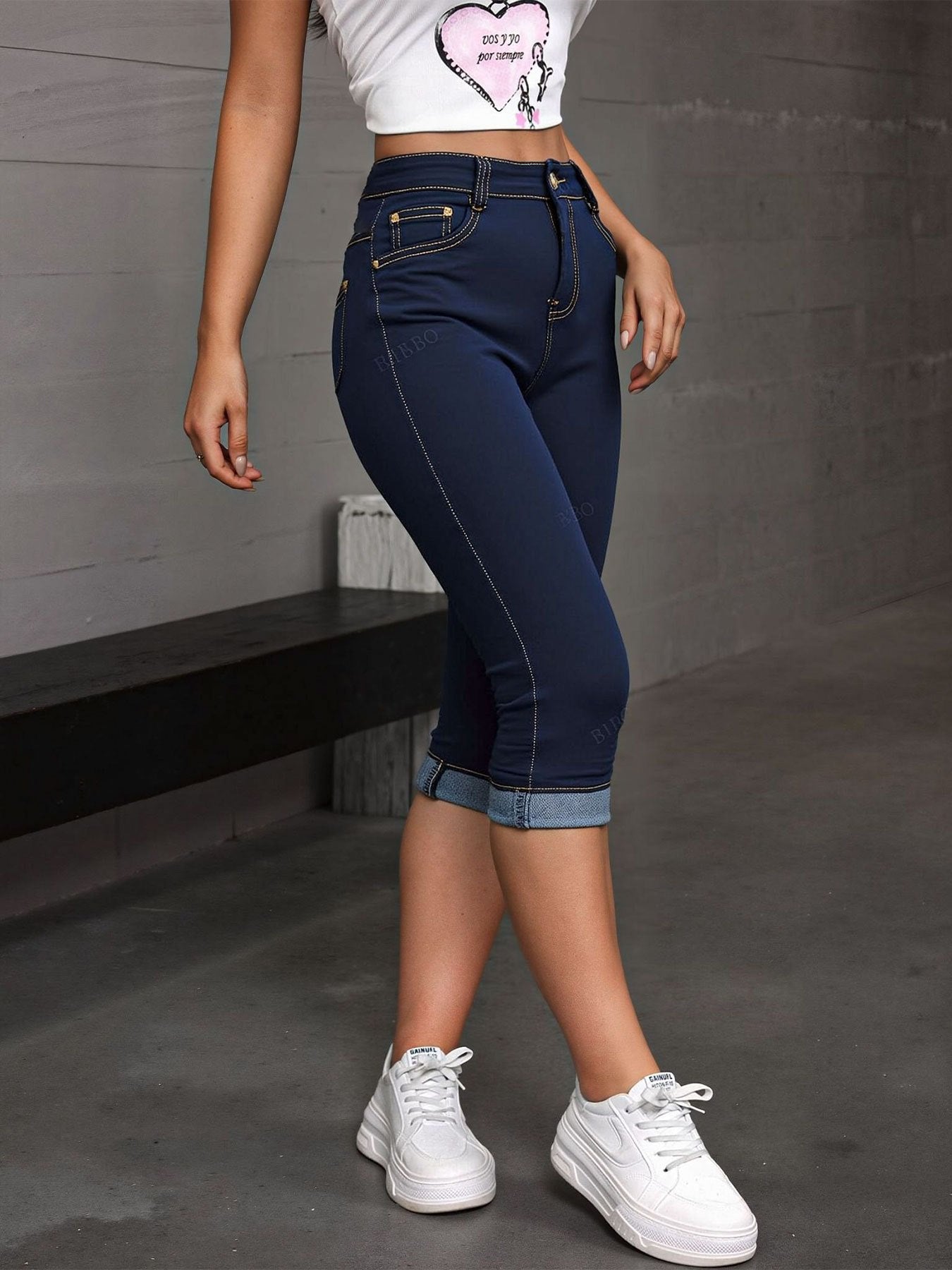 Women'S High - Waisted Denim Capris, Cuffed Hem, Dark Wash, Slim Fit for Casual Wear