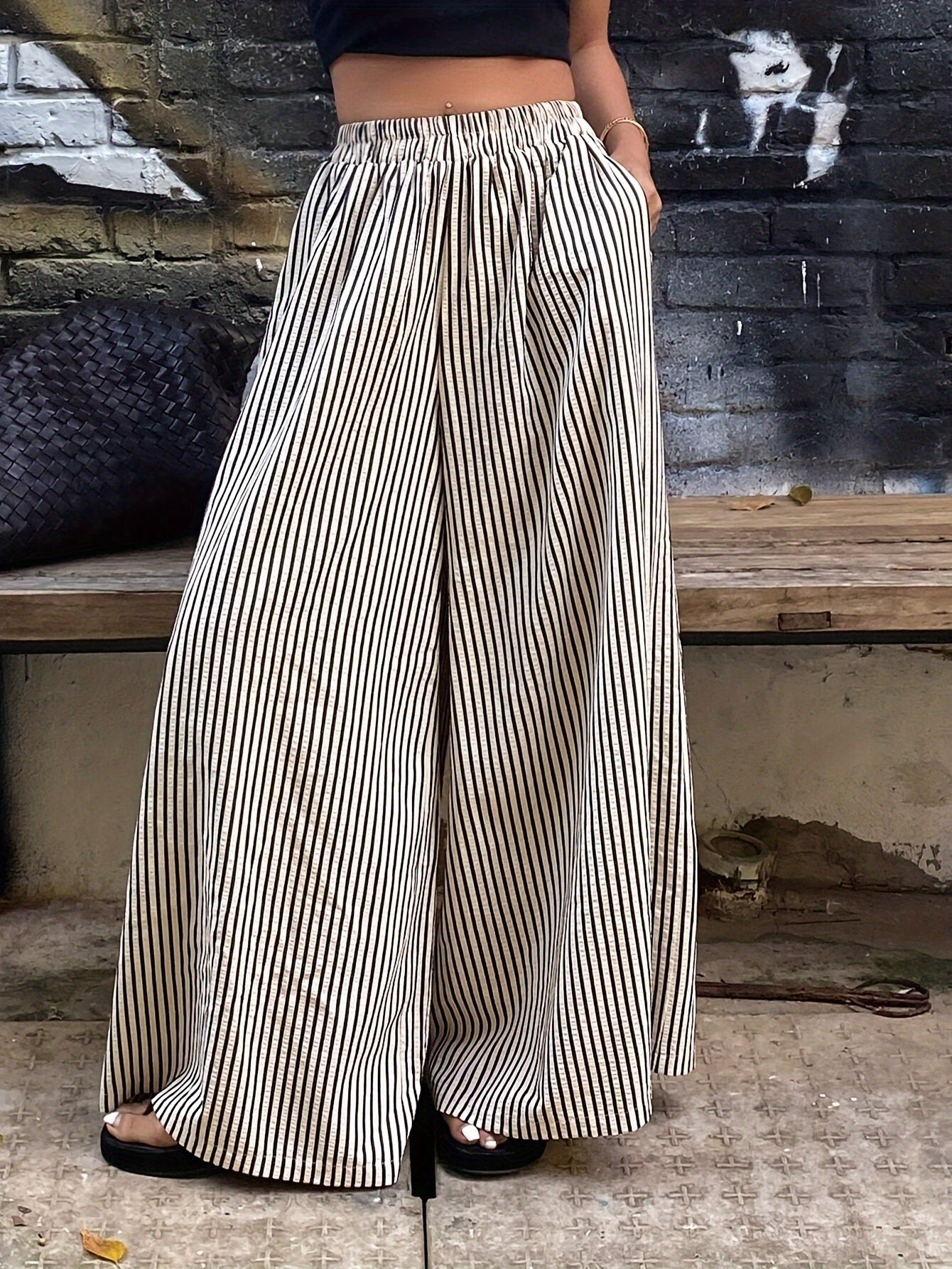Casual Women'S Striped Wide-Leg Trousers Made Of, Featuring an Elastic Waistband, Machine Washable Fabric, Vertical Stripes, And Suitable for Comfortable Wear Throughout The Year
